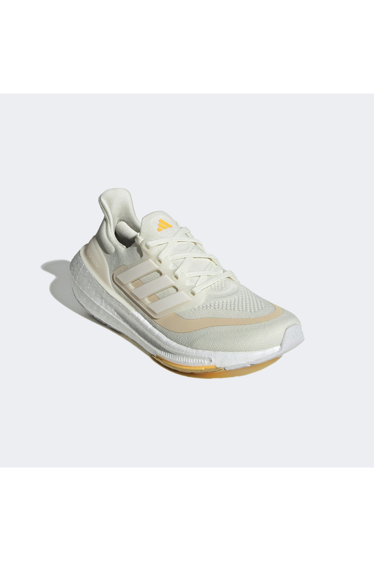 کفش دو و تمرین سفید زنانه های در حال رانینگ Ultraboost سبک adidas