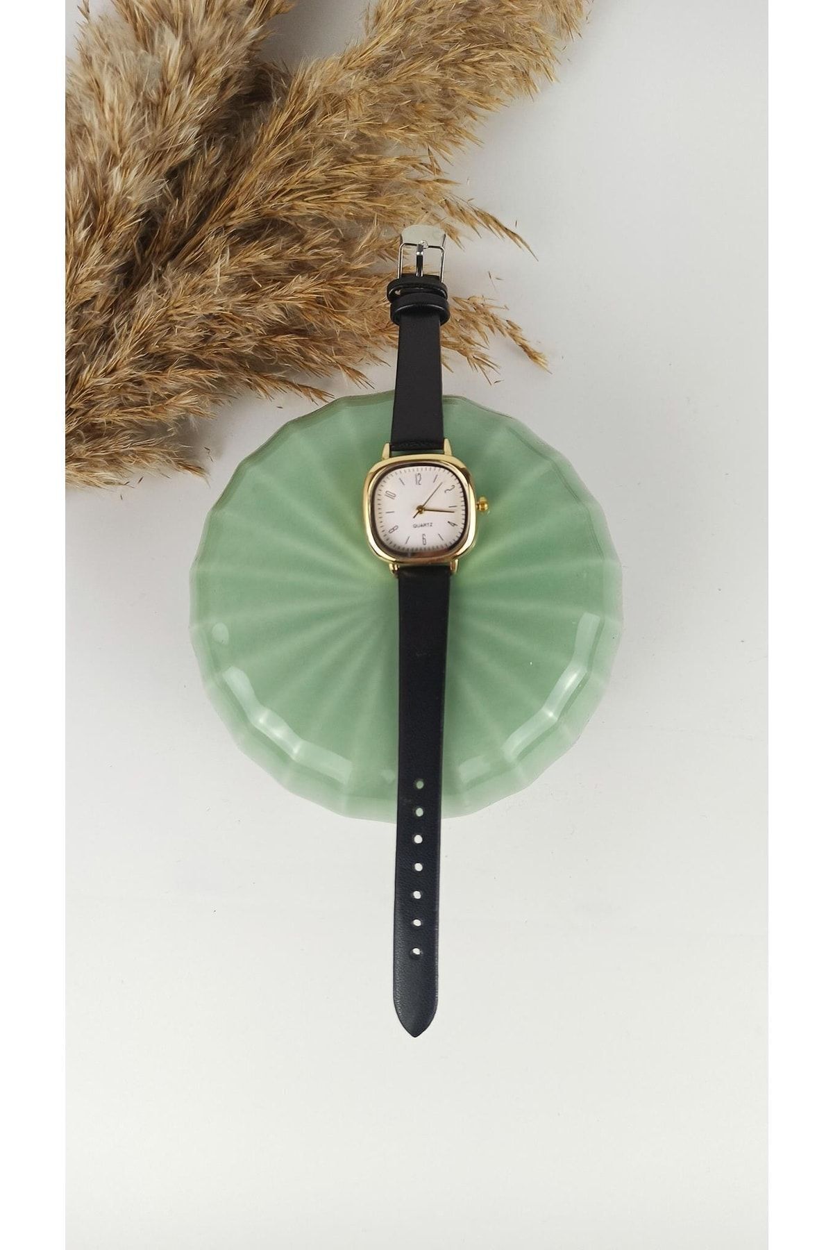 Retro Leather Band Black Square Women Wrist Watch
