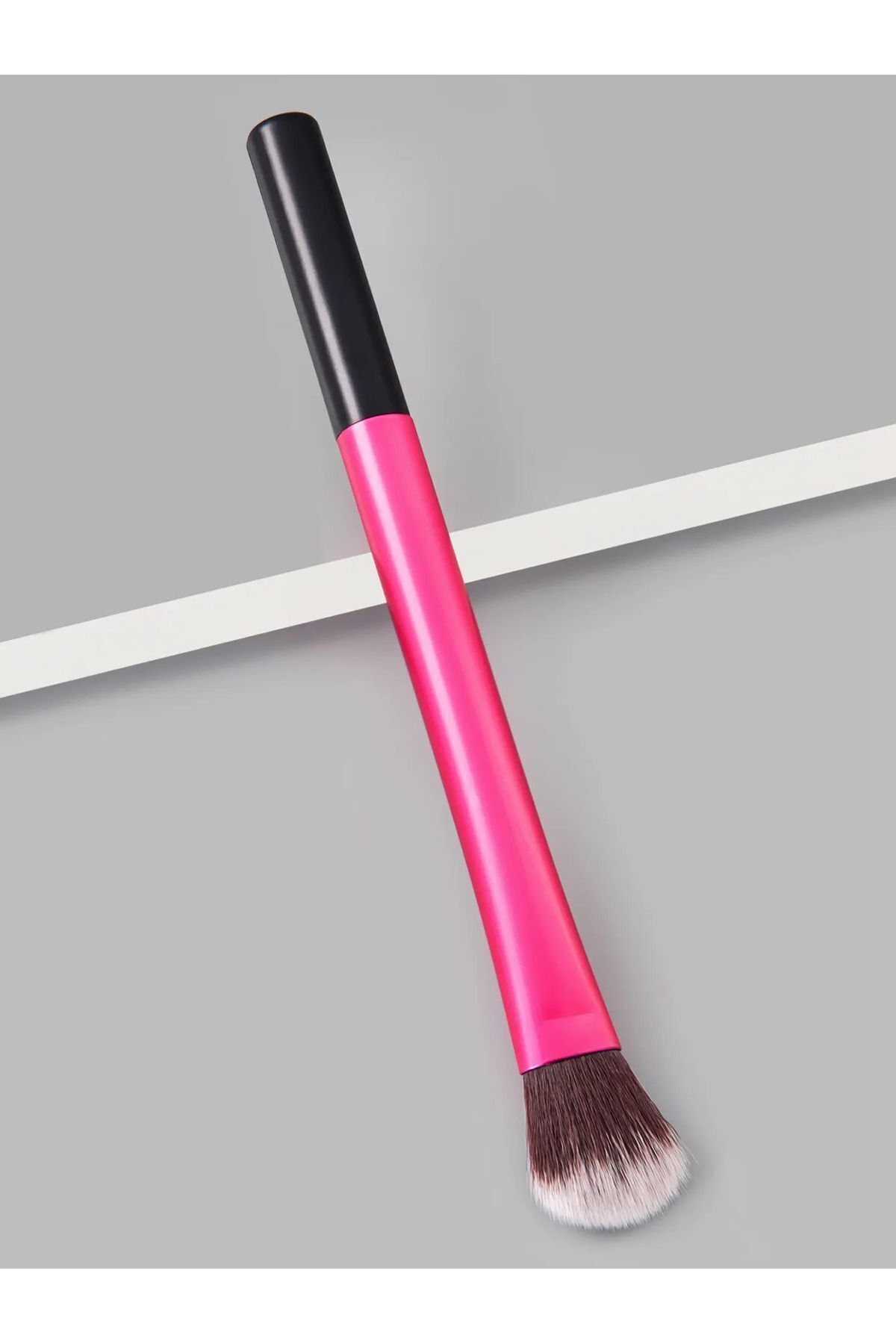 Professional Make Up Brightening Concealer Aydınlatıcı ve Kapatıcı Makyaj Fırçası — BCP1 — تصویر 5 از 7