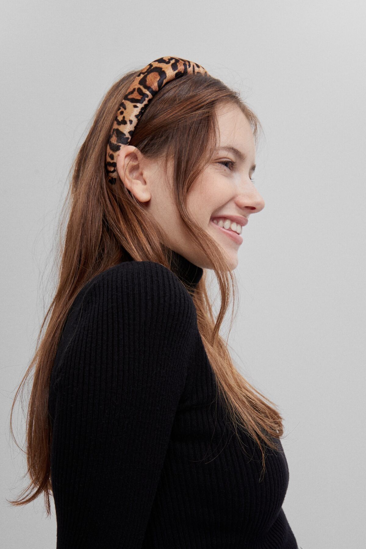 bershka kadin siyah leopar desenli tac