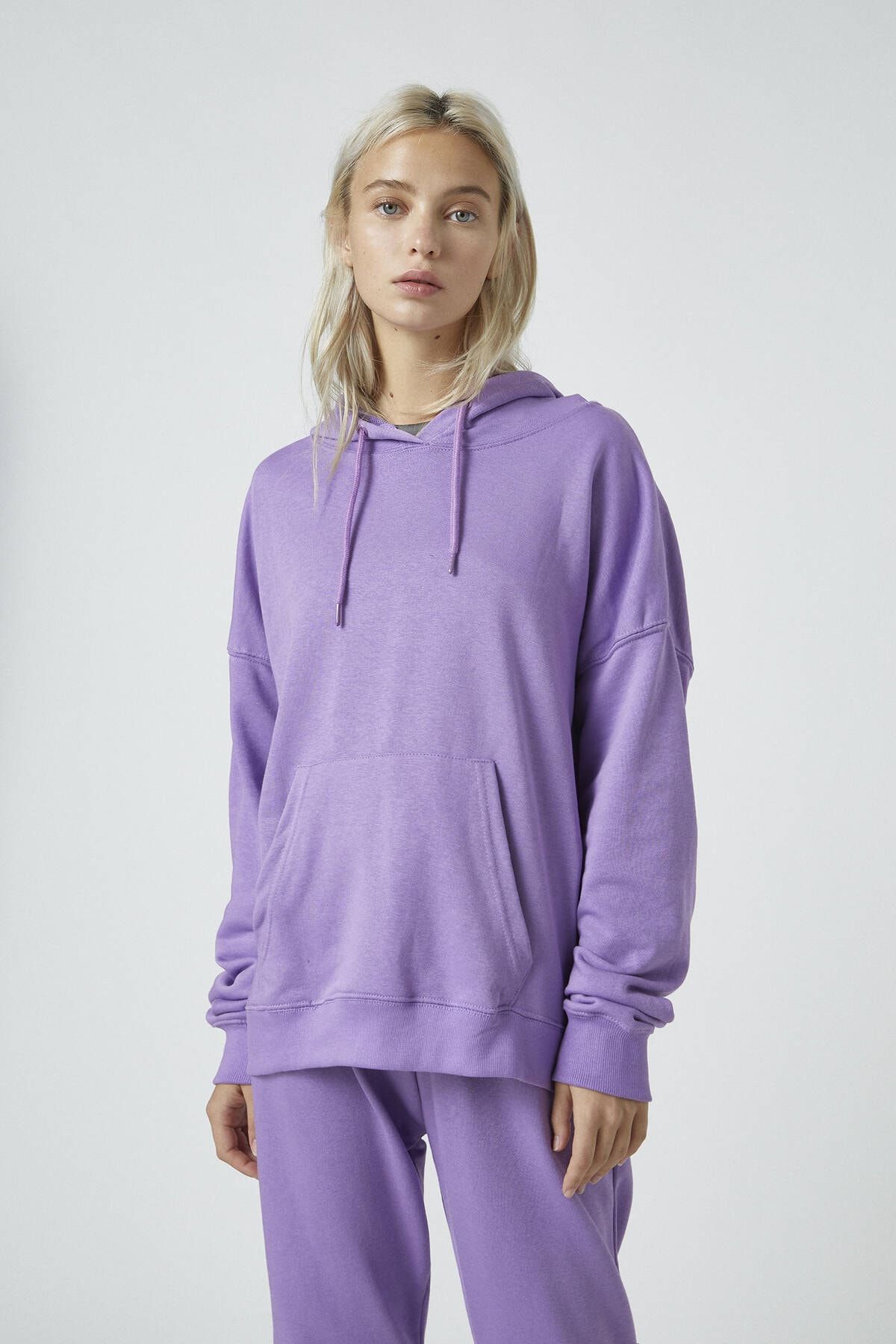 Pull Bear Kadin Acik Mavi Kanguru Cepli Kapusonlu Sweatshirt 09594405 Trendyol