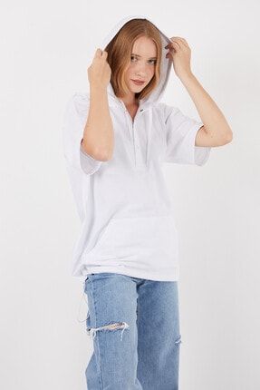 Kadın Beyaz Kapüşonlu Rahat Kesim Kanguru Cepli Kısa Kollu Pike T-shirt 314