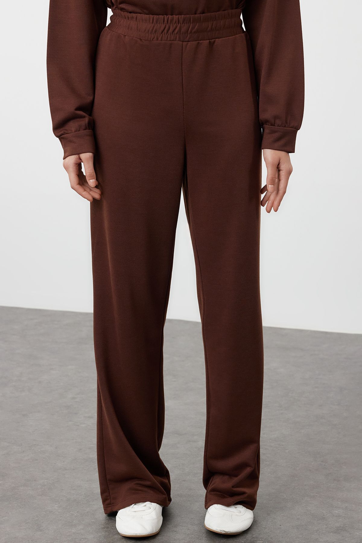 Trendyol Modest-Übergroßes, braunes Strick-Trainingsanzug-Set mit Kapuze TCTAW22EN0005 4