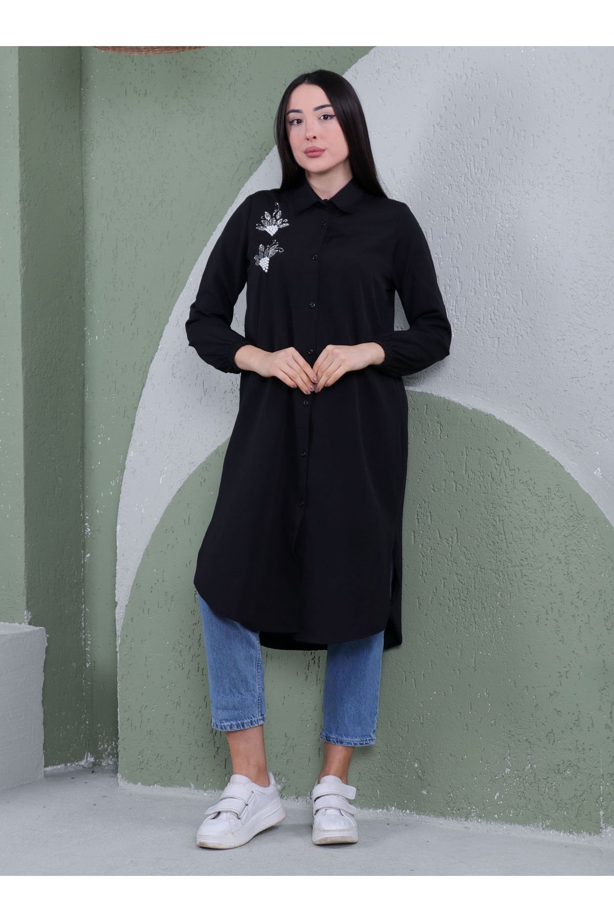 complete the look image