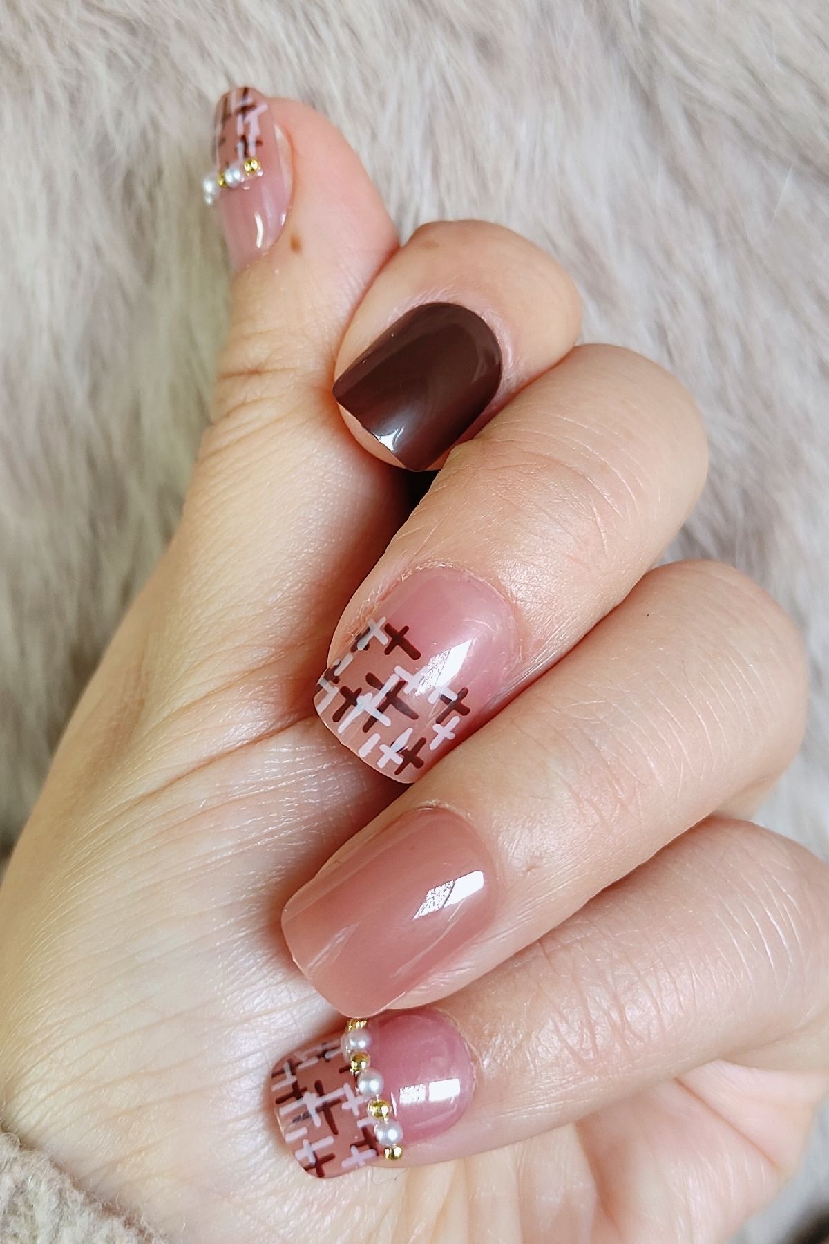 ست ناخن مصنوعی کوتاه طرح دار 24 تکه. هدیه چسب و لوازم جانبی با جعبه ذخیره سازی Z442 Easy Beauty