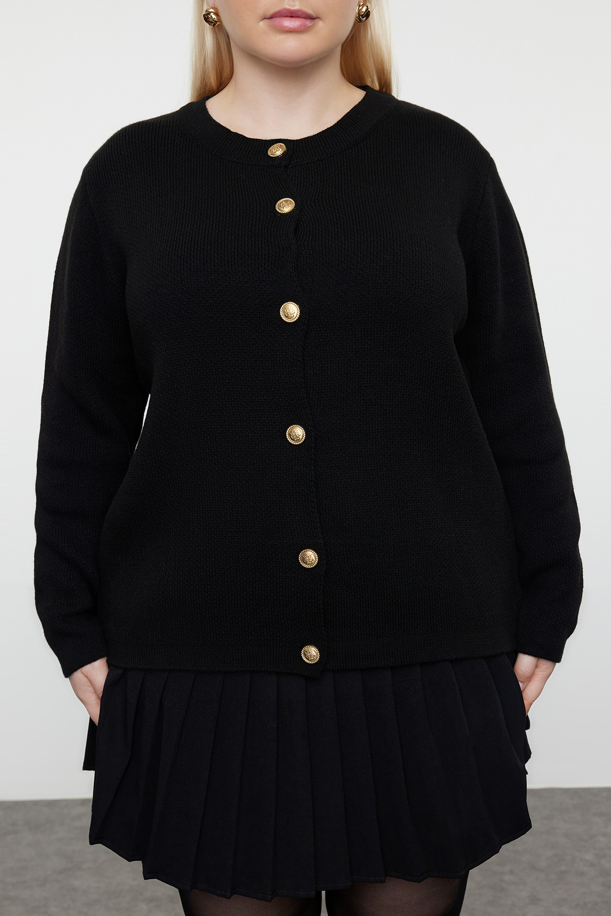 Trendyolmilla  Siyah Bisiklet Yaka Düğmeli Triko Hırka TBBAW25AV00013 - Görsel 3