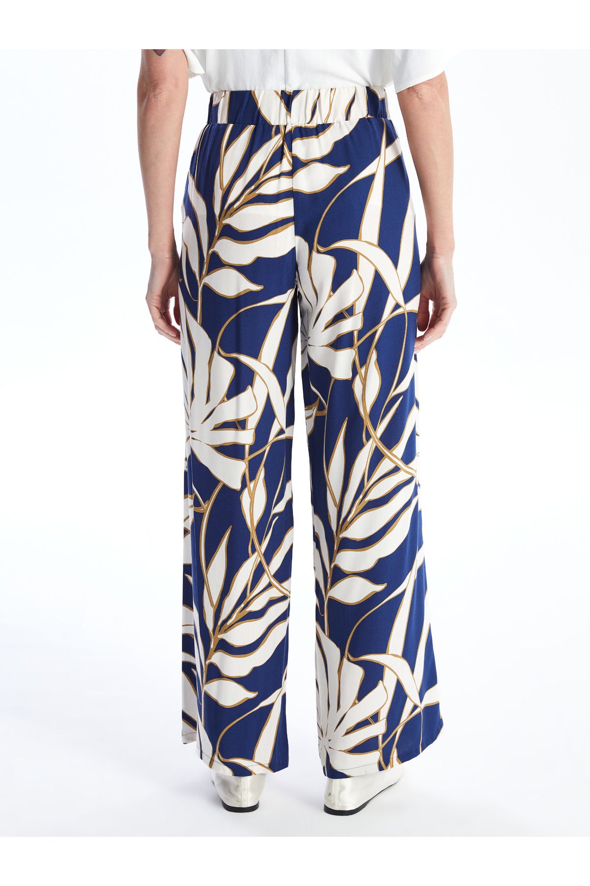LC Waikiki-Patterned Comfortable Patterned Women's Trousers with Elastic Waist 5