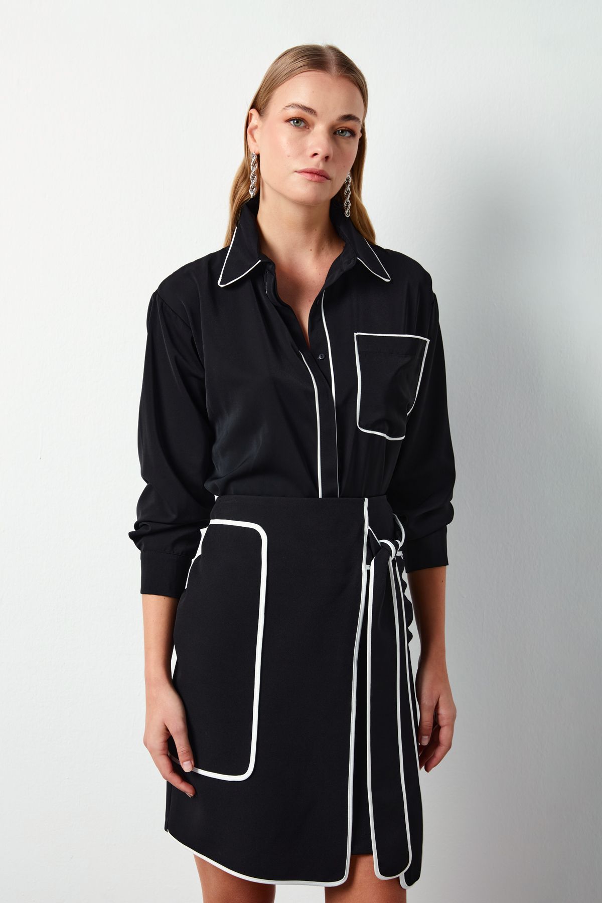 Sateen-Casual Shirt with Pocket Detail - Black 6