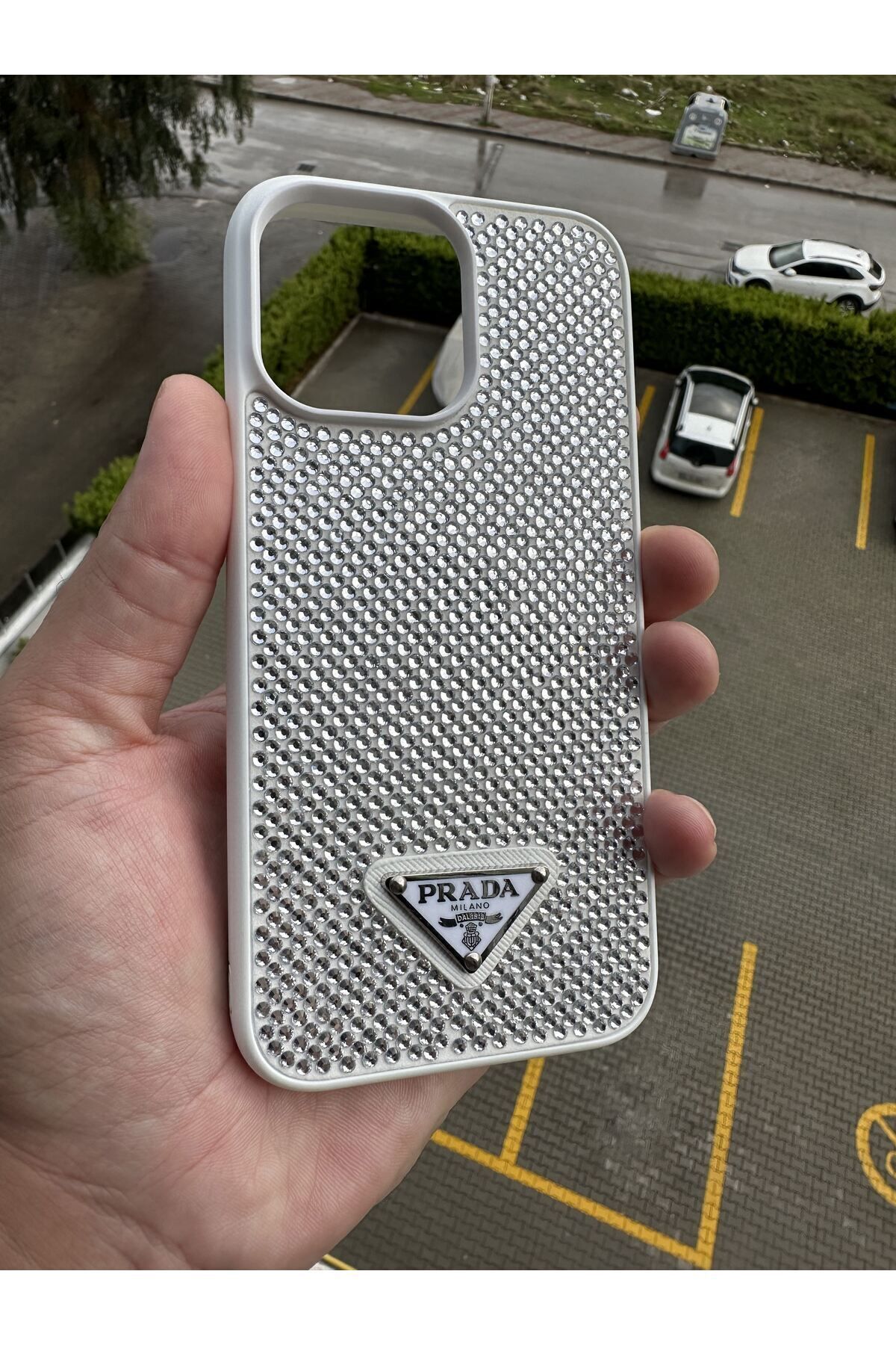 casehometr İphone 15promax uyumlu Prada Taşlı Beyaz Silikon Kılıf