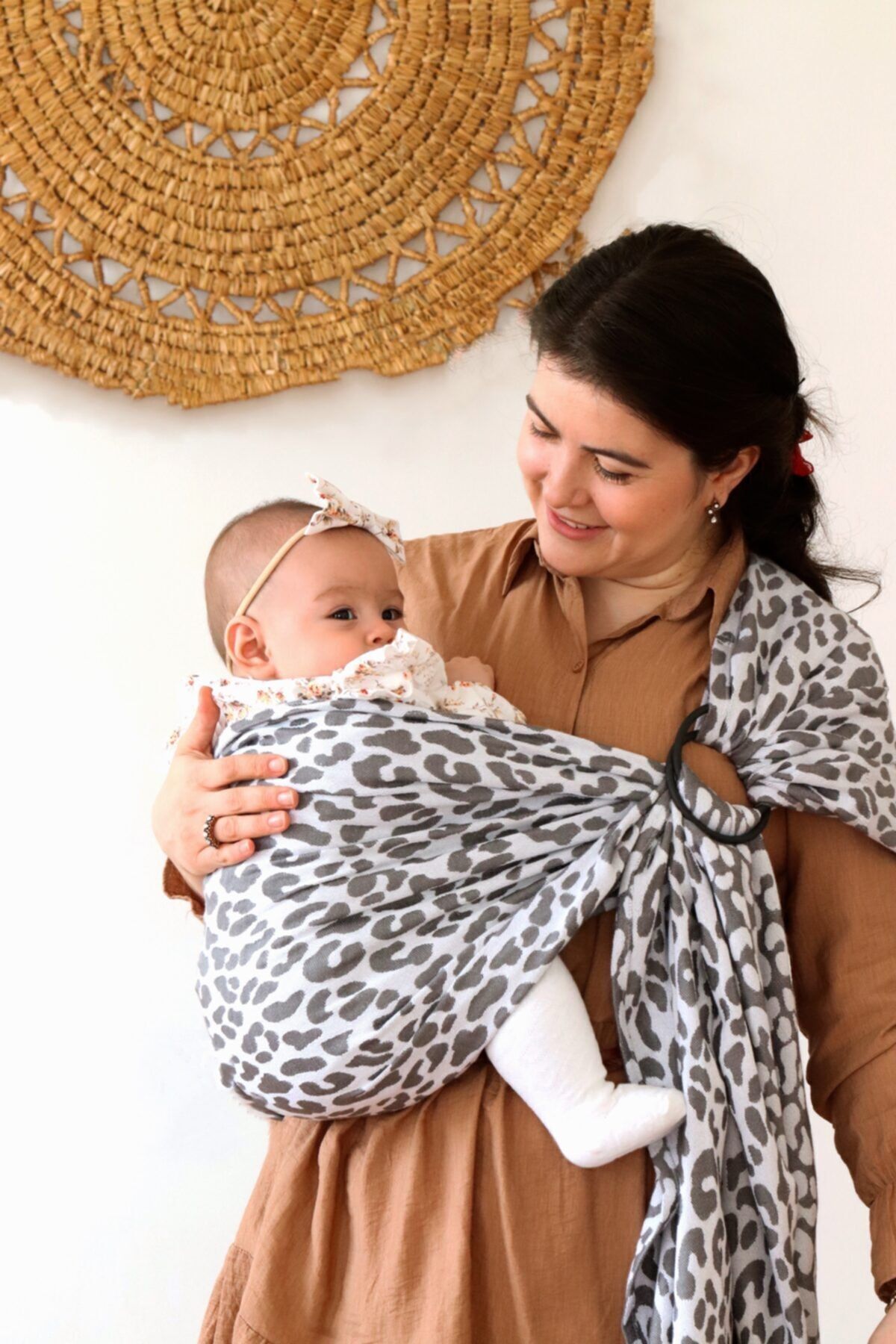 Halka Sling Leopar Gri Organik Pamuk Ve Bambu Anakucağı