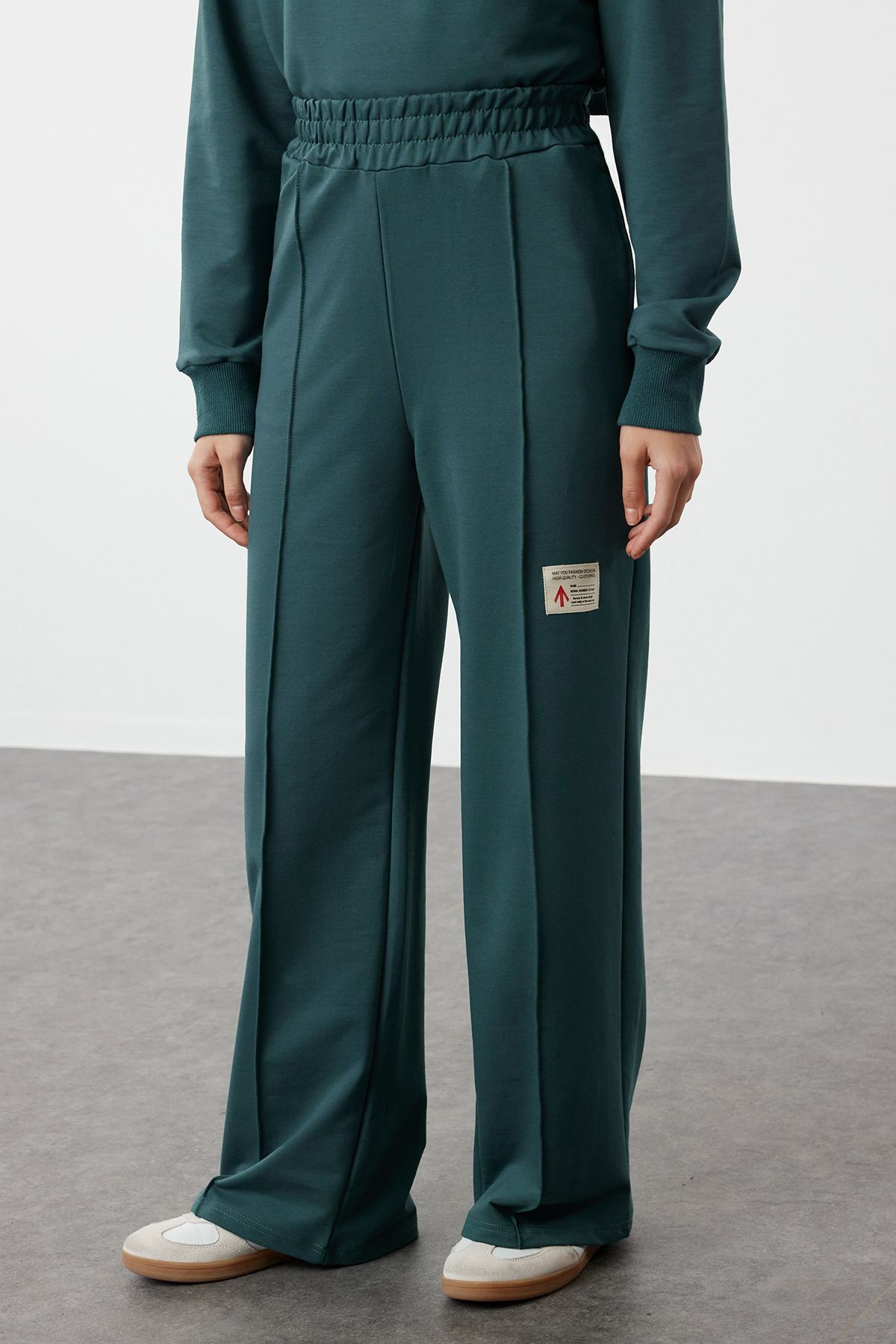 Trendyol Modest-Trainingsanzug-Set mit Rundhalsausschnitt und Ornament-Label in Petrolfarben - TCTAW22EN0060 4
