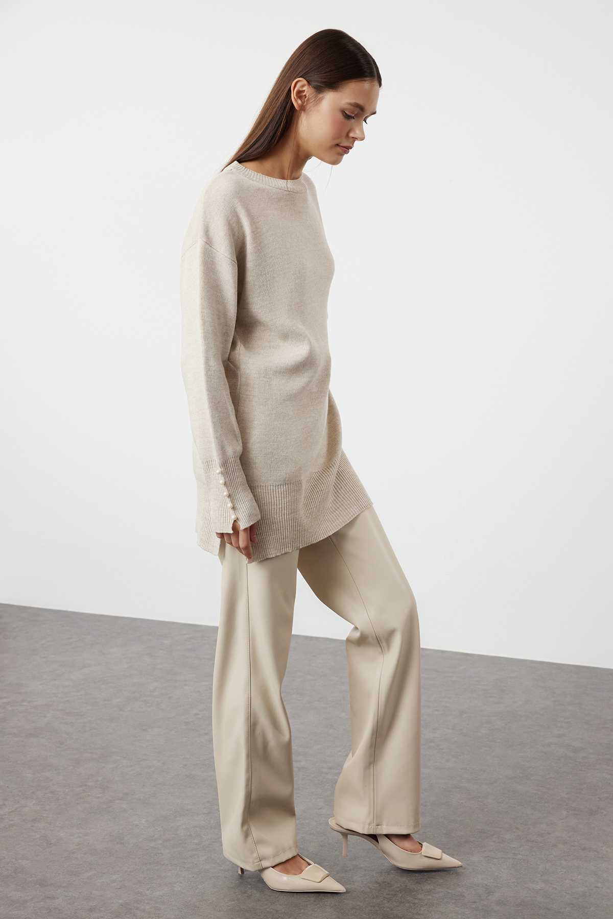 Trendyol Modest Sweter z dzianiny – kamień i perła, szczegółowy TCTAW25AK00007