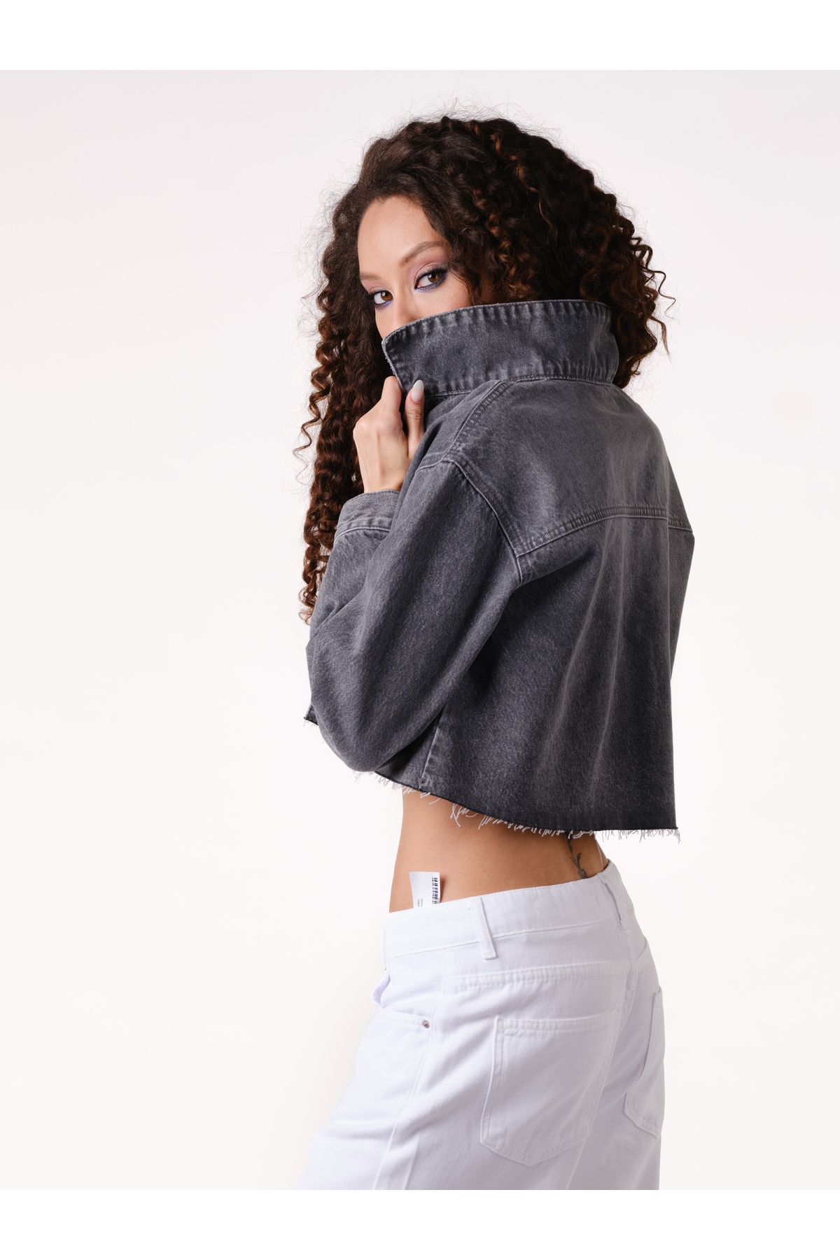 Novita  Siyah Asit Yıkama Crop Ceket - Görsel 2