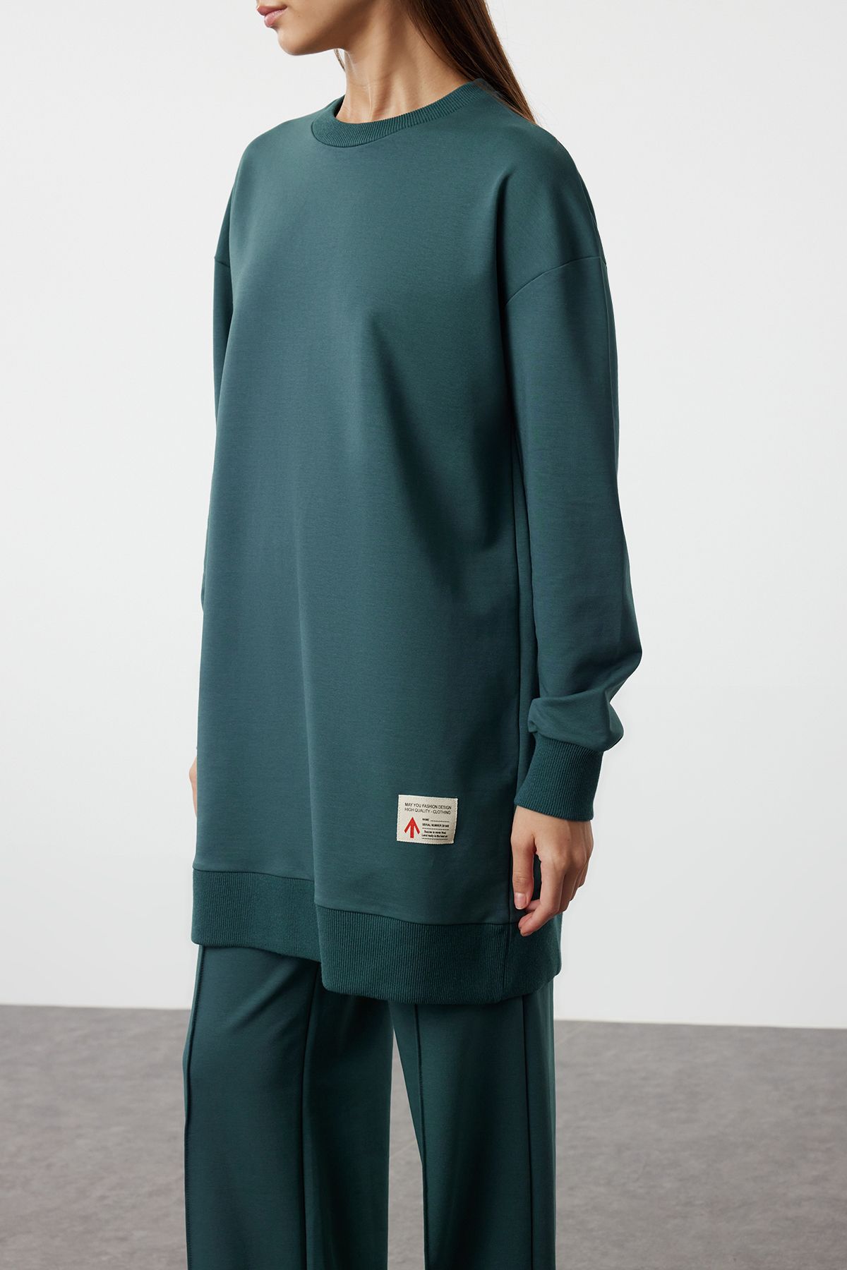 Trendyol Modest-Trainingsanzug-Set mit Rundhalsausschnitt und Ornament-Label in Petrolfarben - TCTAW22EN0060 3