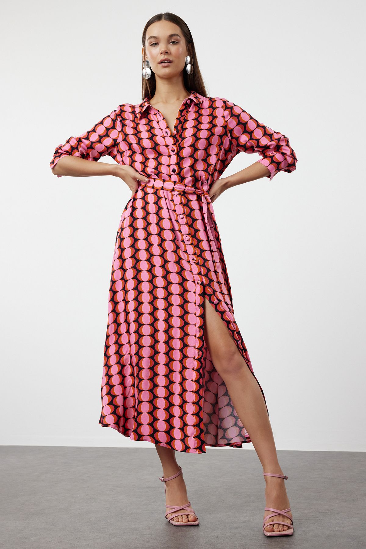 Trendyol Collection Sukienka Koszulowa W Stylu Retro Z Kolorowym Wzorem - Kobieta - 36