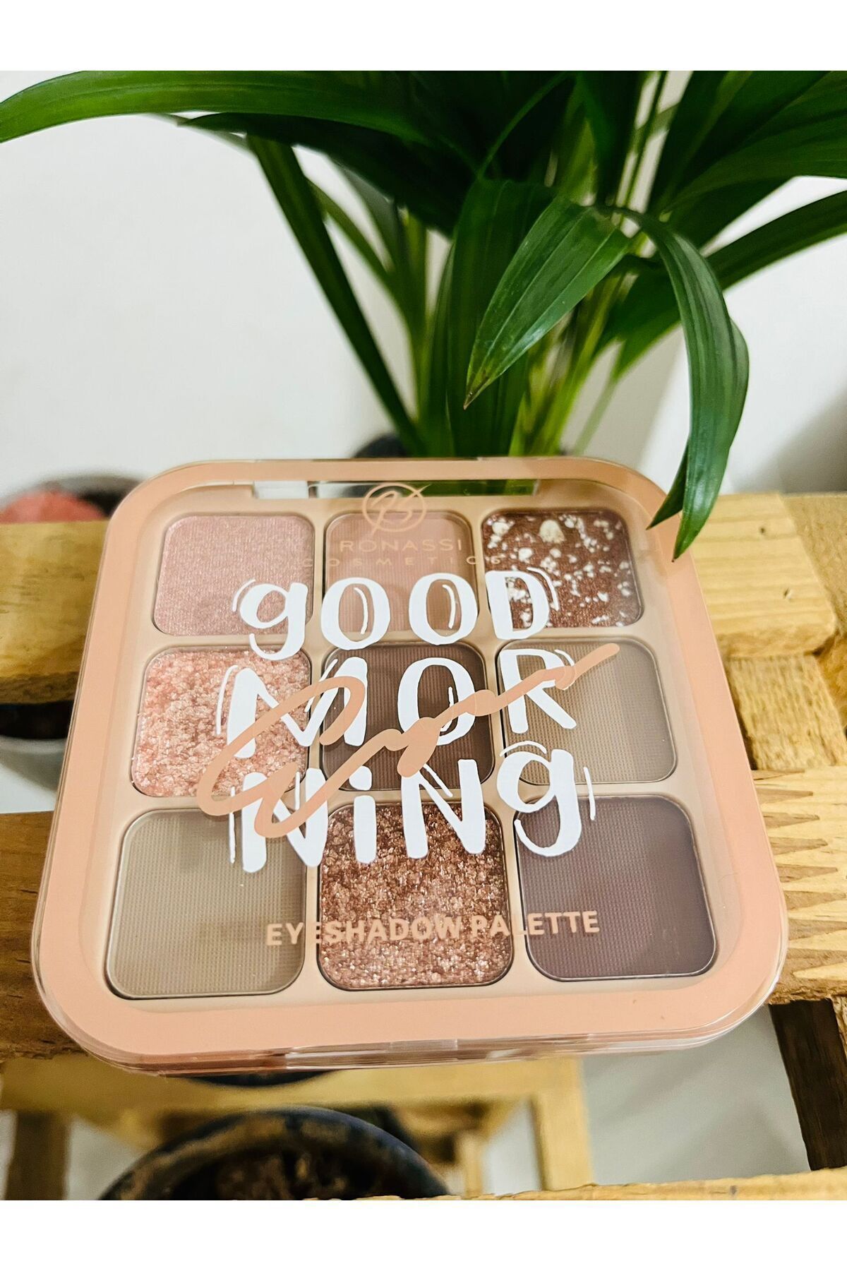 RS Ronassi Cosmetics 9'lu Glitter Simli Ve Mat Far Paleti