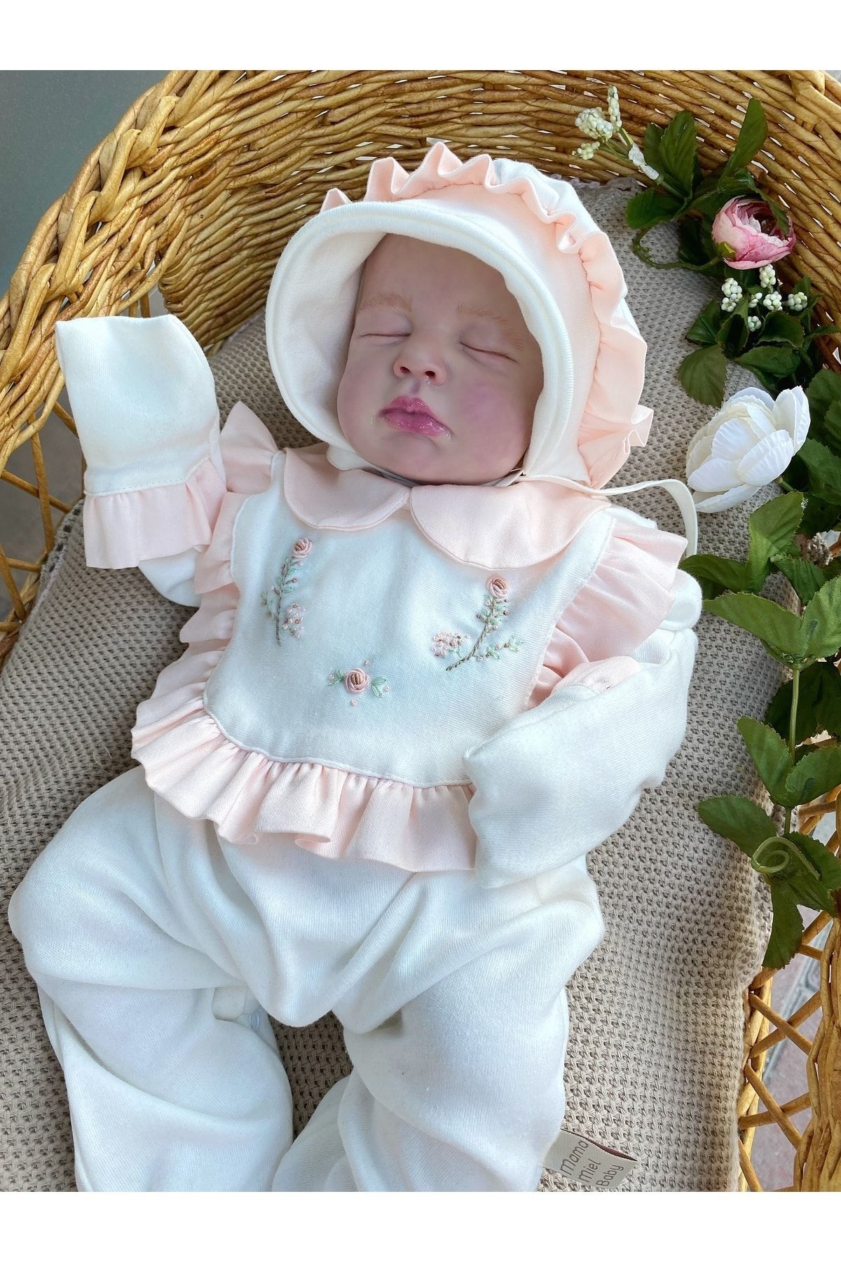 Mama Miel Baby Pembe Fırfırlı Dal Çiçekli Yenidoğan Tulum Ve Şapkası fotoğrafı 3 (önizleme)