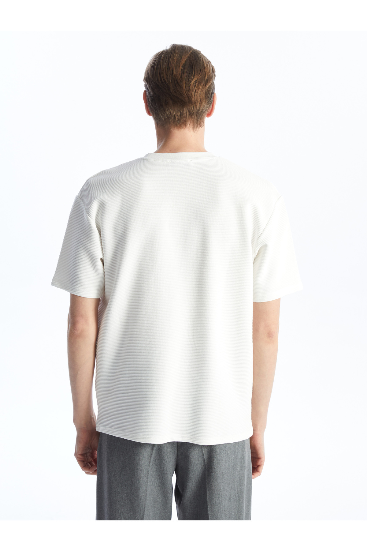 LC Waikiki-Kurzärmliges Herren-T-Shirt mit Rundhalsausschnitt 5