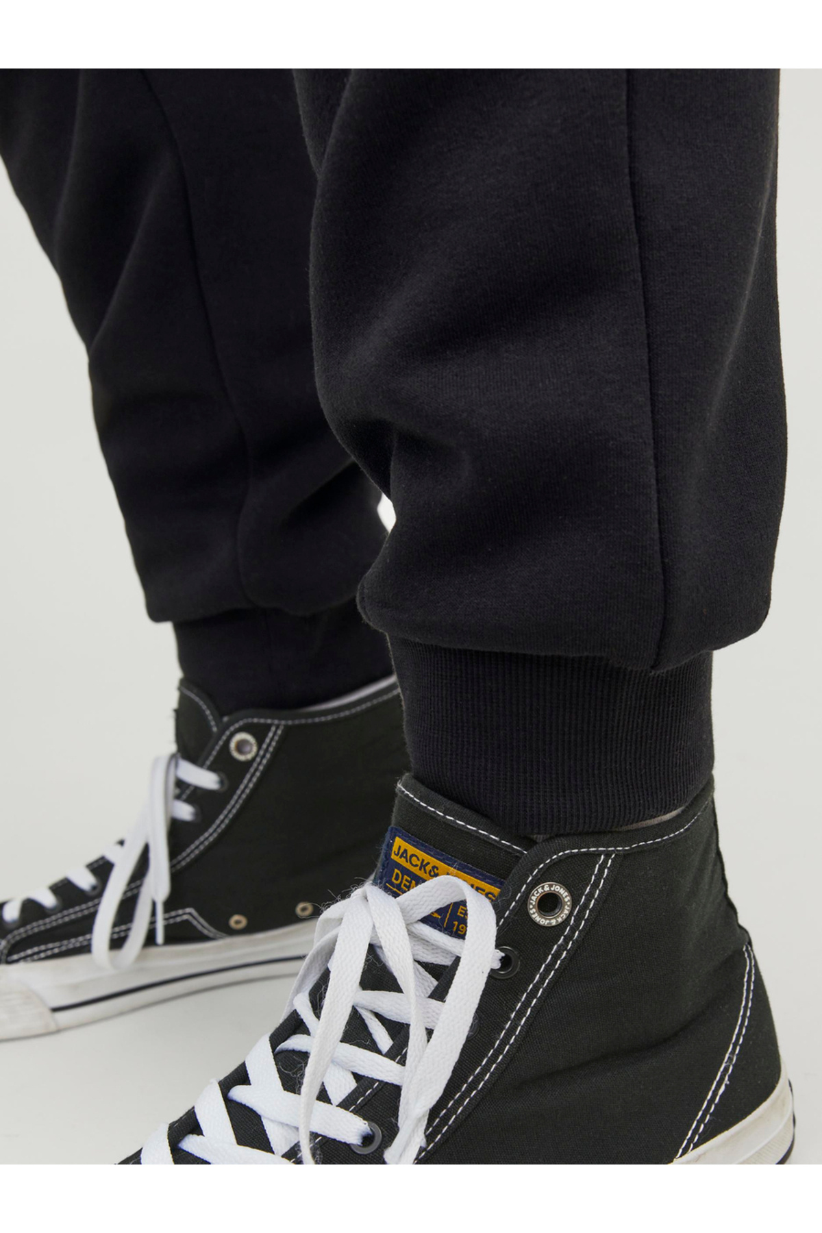 شلوار گرمکن مردانه مشکی جک اند جونز | 7007787501 اورجینال - تصویر 4