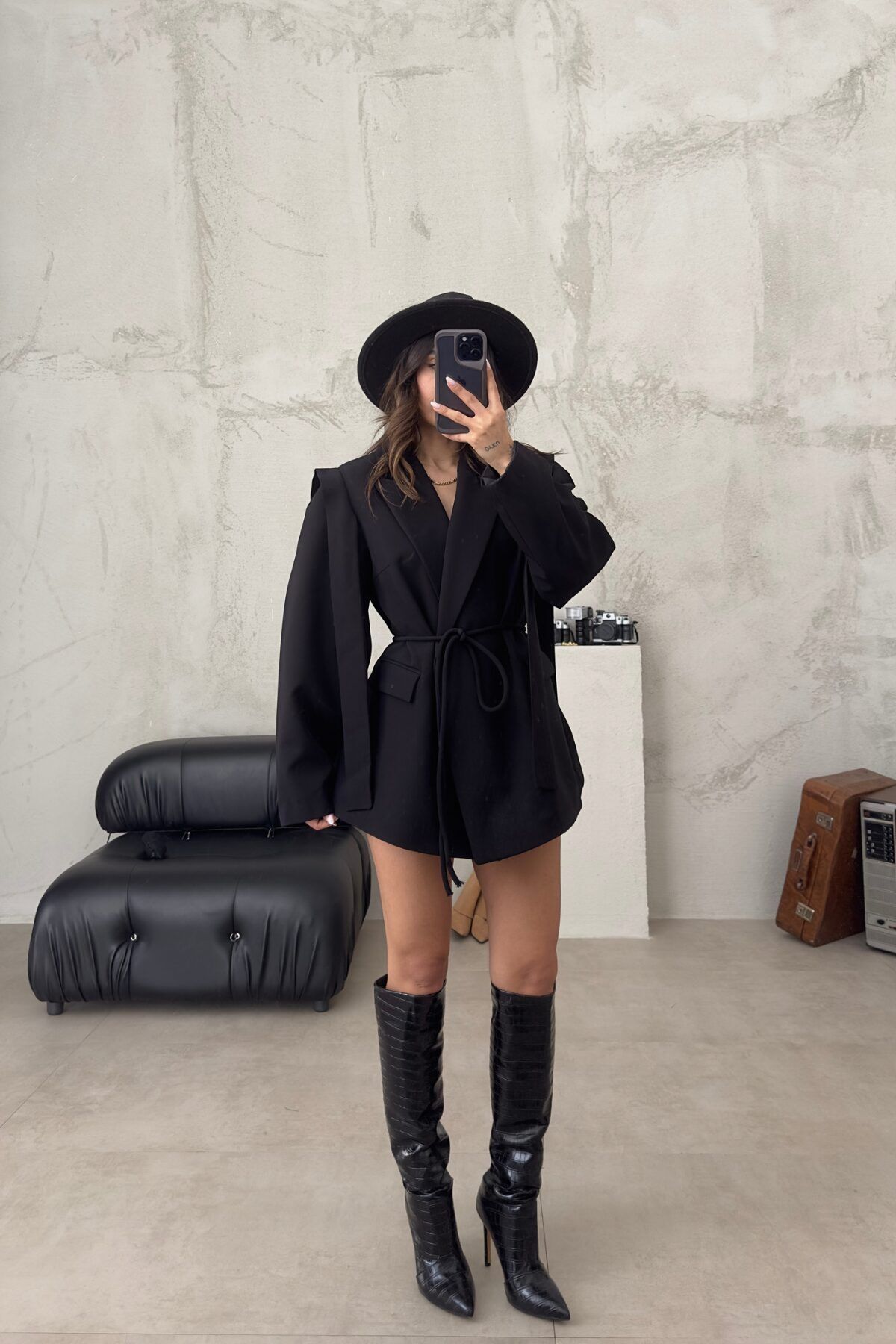 Solena Kurtka damska New Season z paskiem i oversize