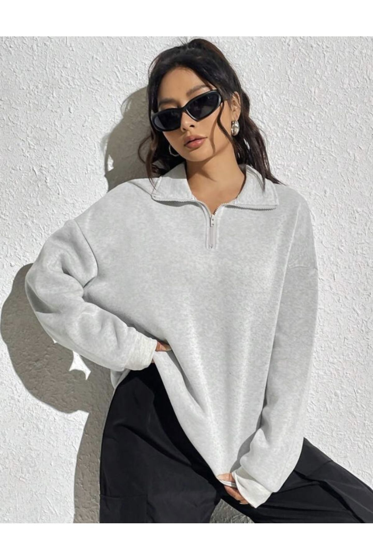 sweat shirt avec une fermeture éclair grise