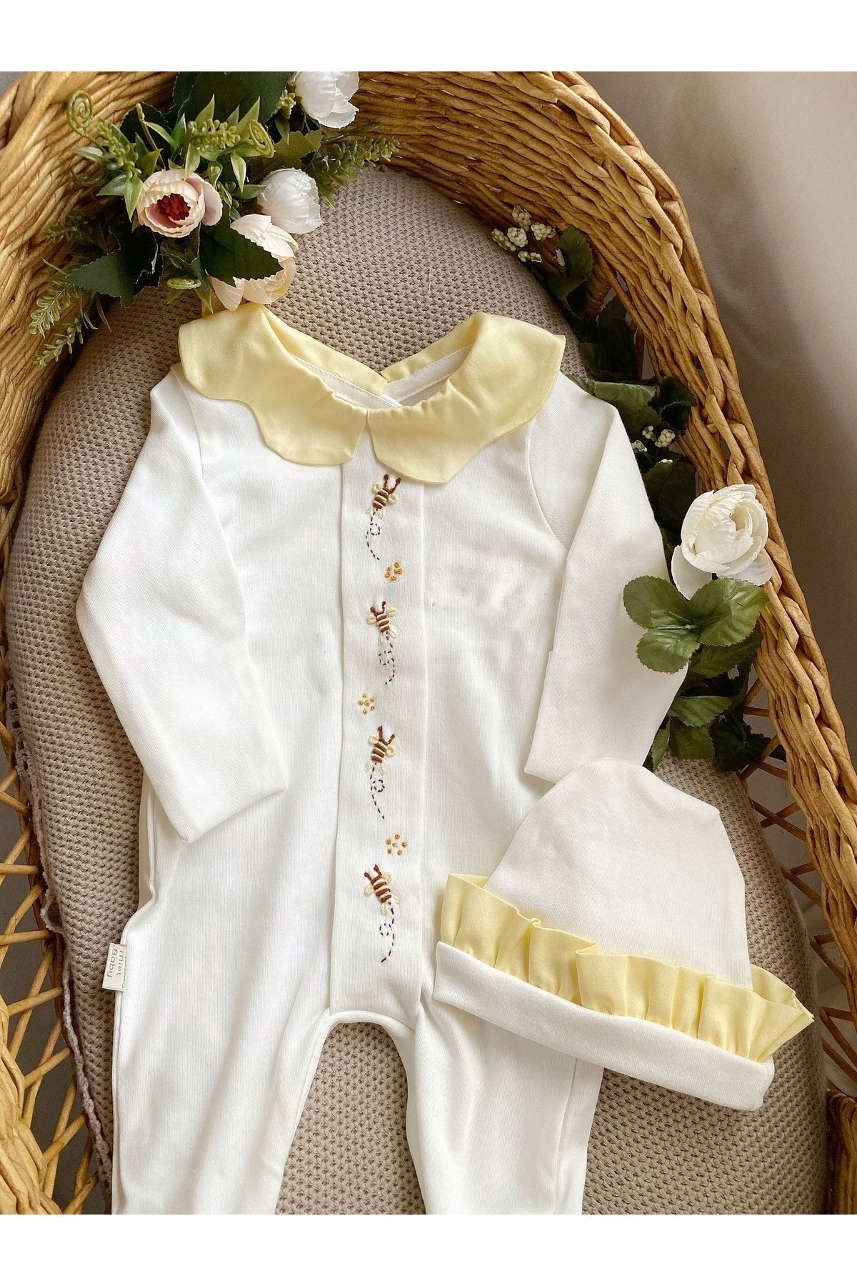 Mama Miel Baby Kız Bebek El Işlemesi Arılı Yenidoğan Tulum Ve Şapka Takımı fotoğrafı 2 (önizleme)