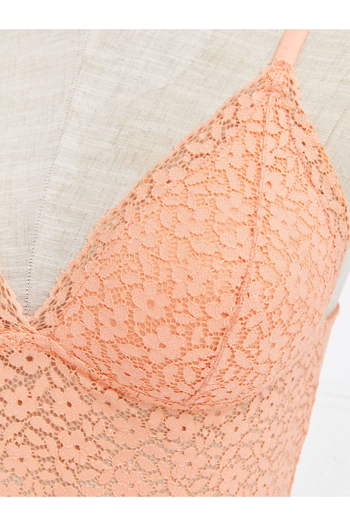 LC Waikiki-Lace Bralette Without Padding and Without Underwire 3