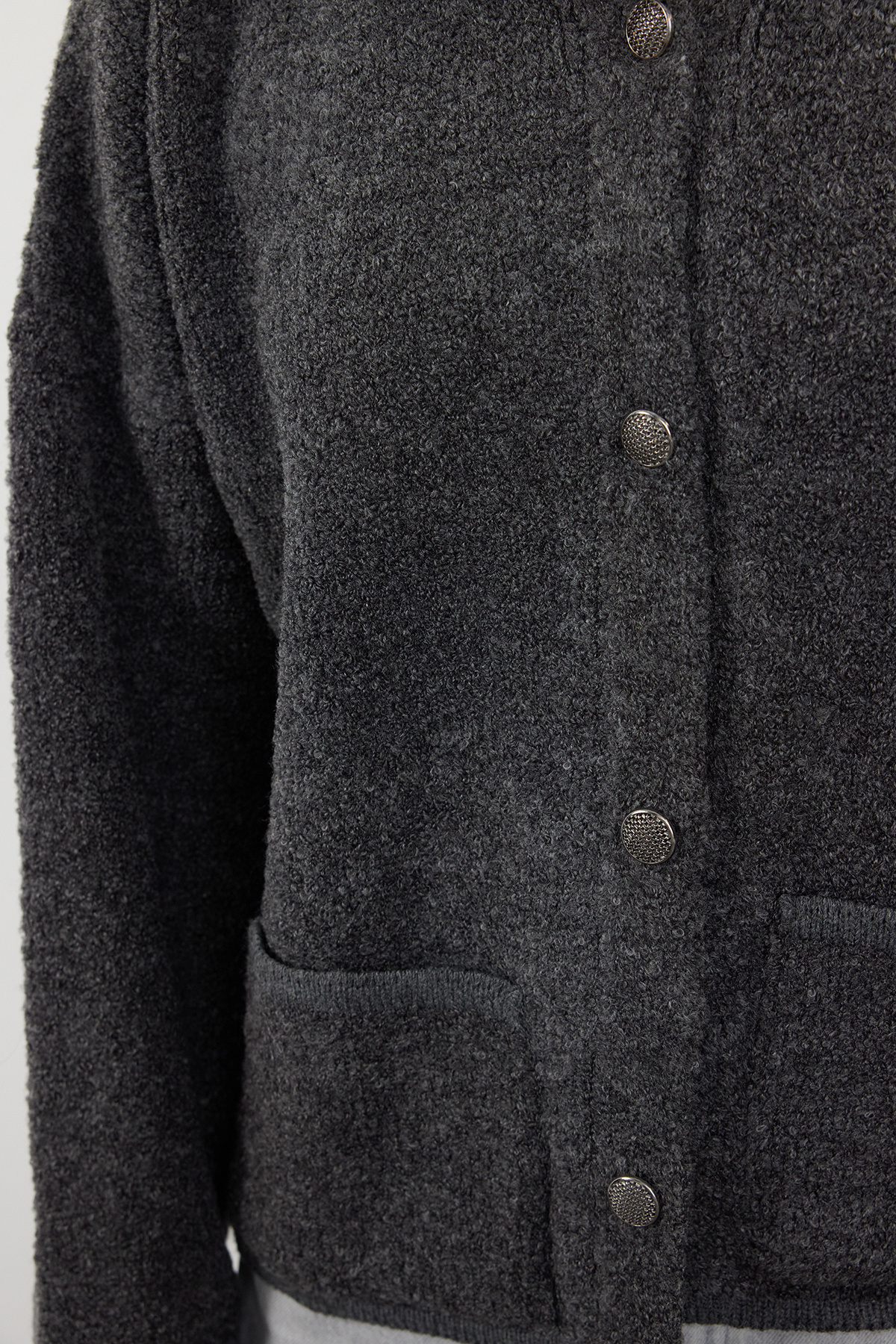 Trendyolmilla  Antrasit Süper Geniş Kalıp Polo Yaka Buklet Triko Hırka TWOAW24HI00177 - Görsel 4