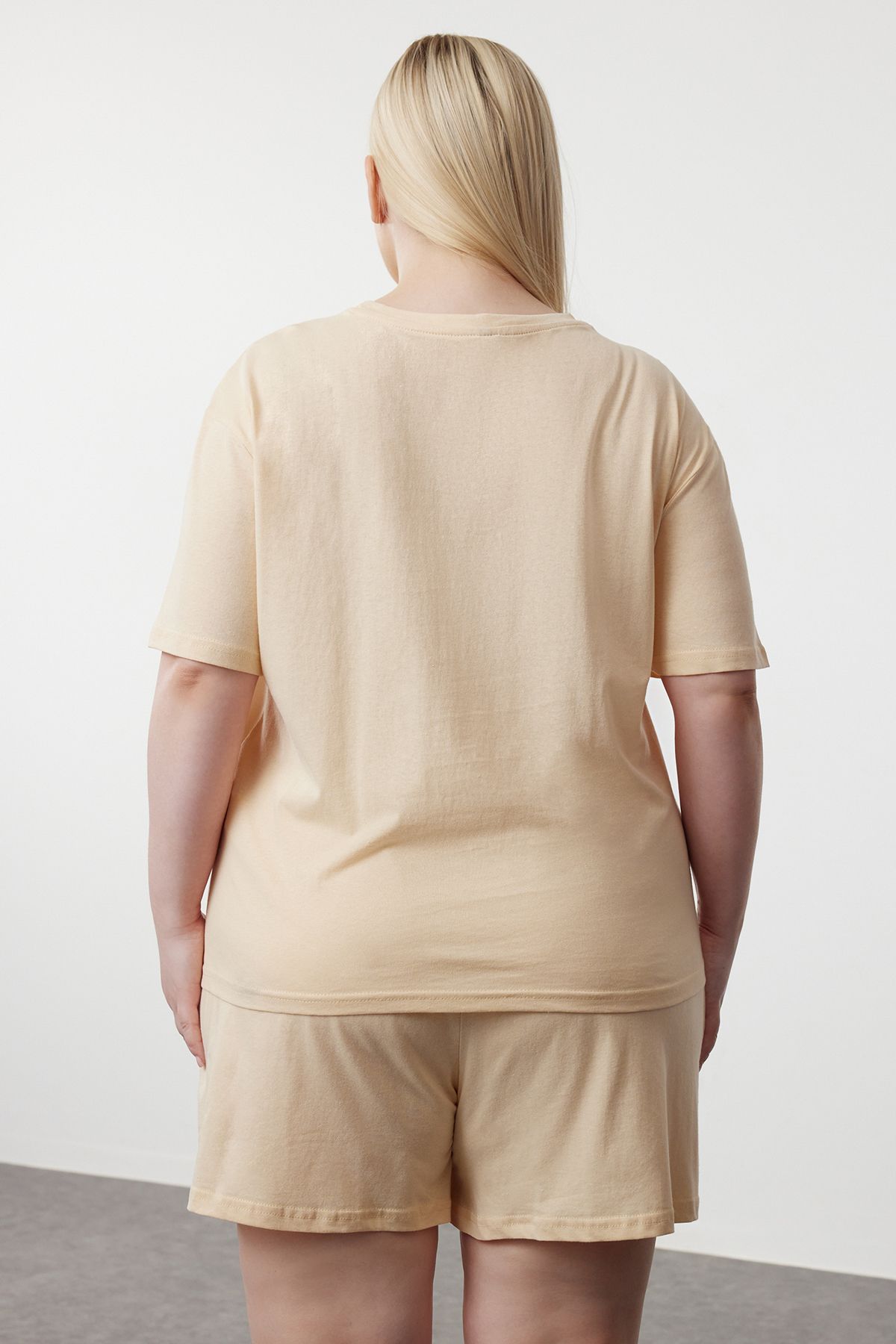 Trendyol Curve-Hellgelbes Pyjama-Set aus Strick mit Teddybär-Aufdruck - TBBSS24AI00025 5