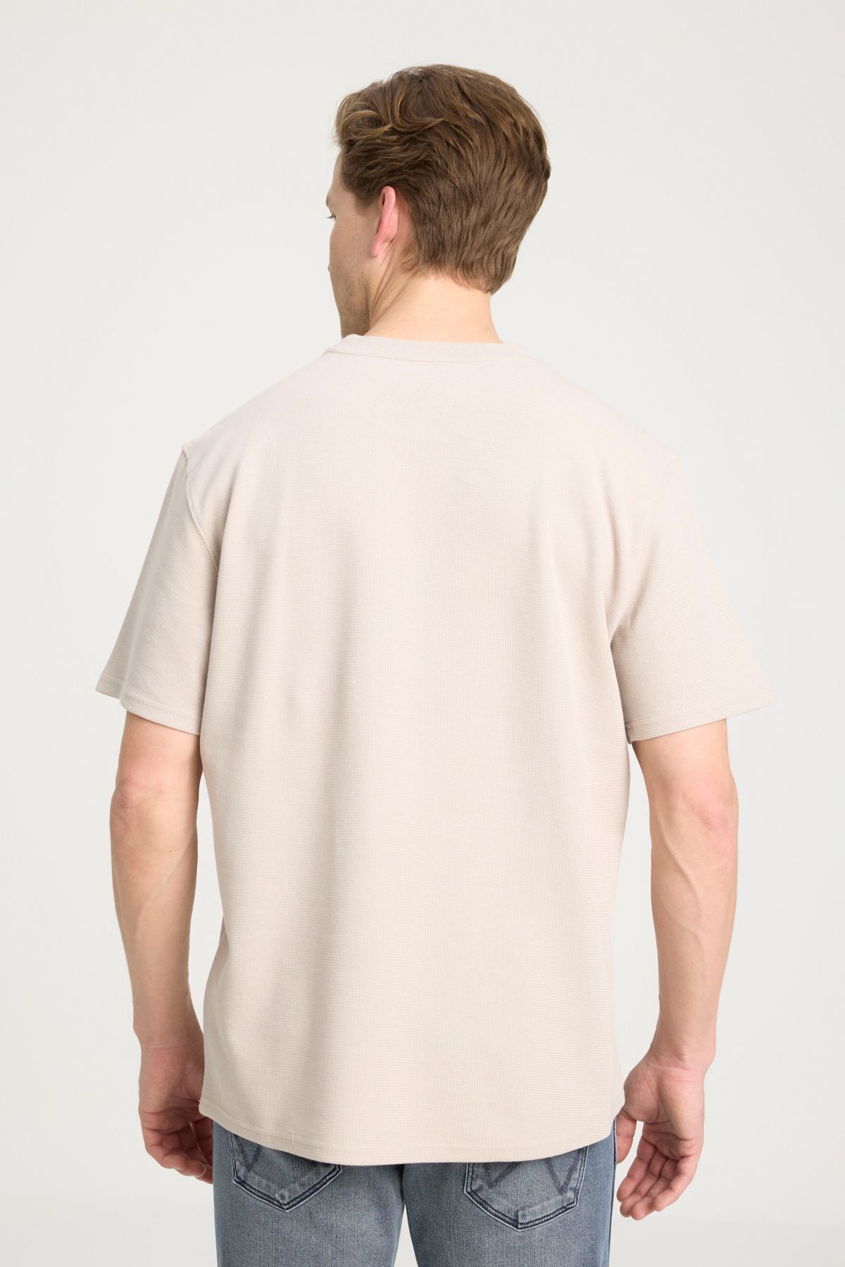 تی شرت نود مردانه به طور منظم مناسب و یقه دوچرخه برش بژ t shirt Wrangler