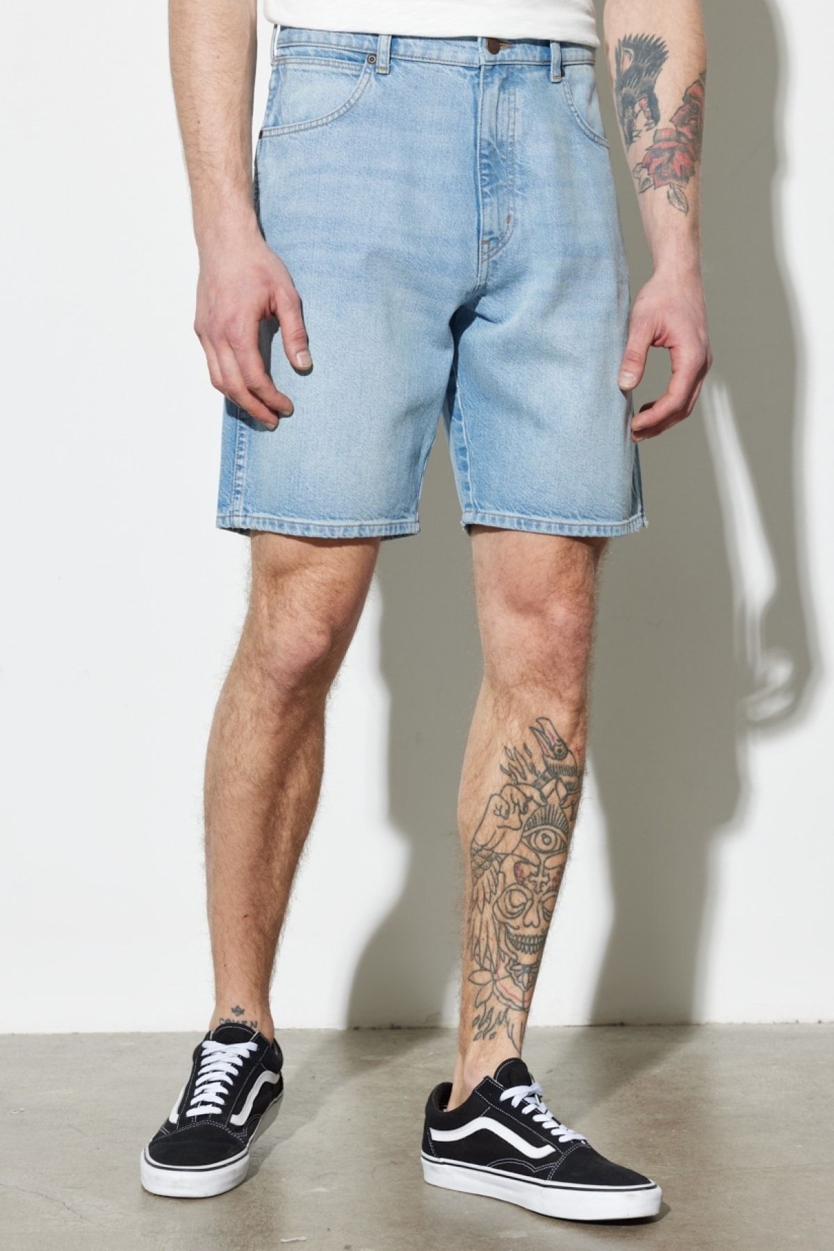 شورت جین 100% پنبه ای روشن آبی روشن Wrangler