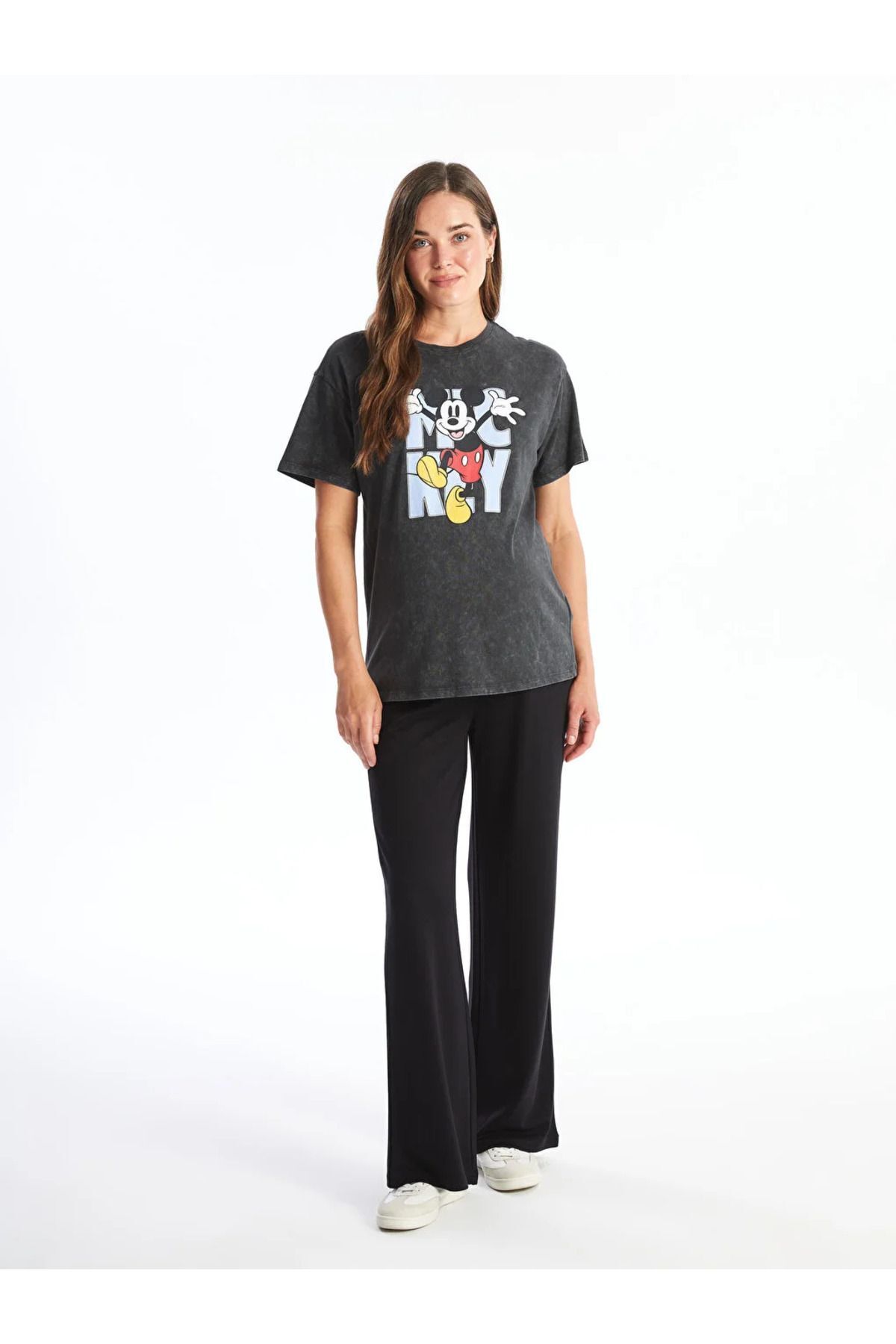 LC Waikiki-Mickey-Mouse-bedrucktes Umstands-T-Shirt mit Rundhalsausschnitt – kurze Ärmel 5
