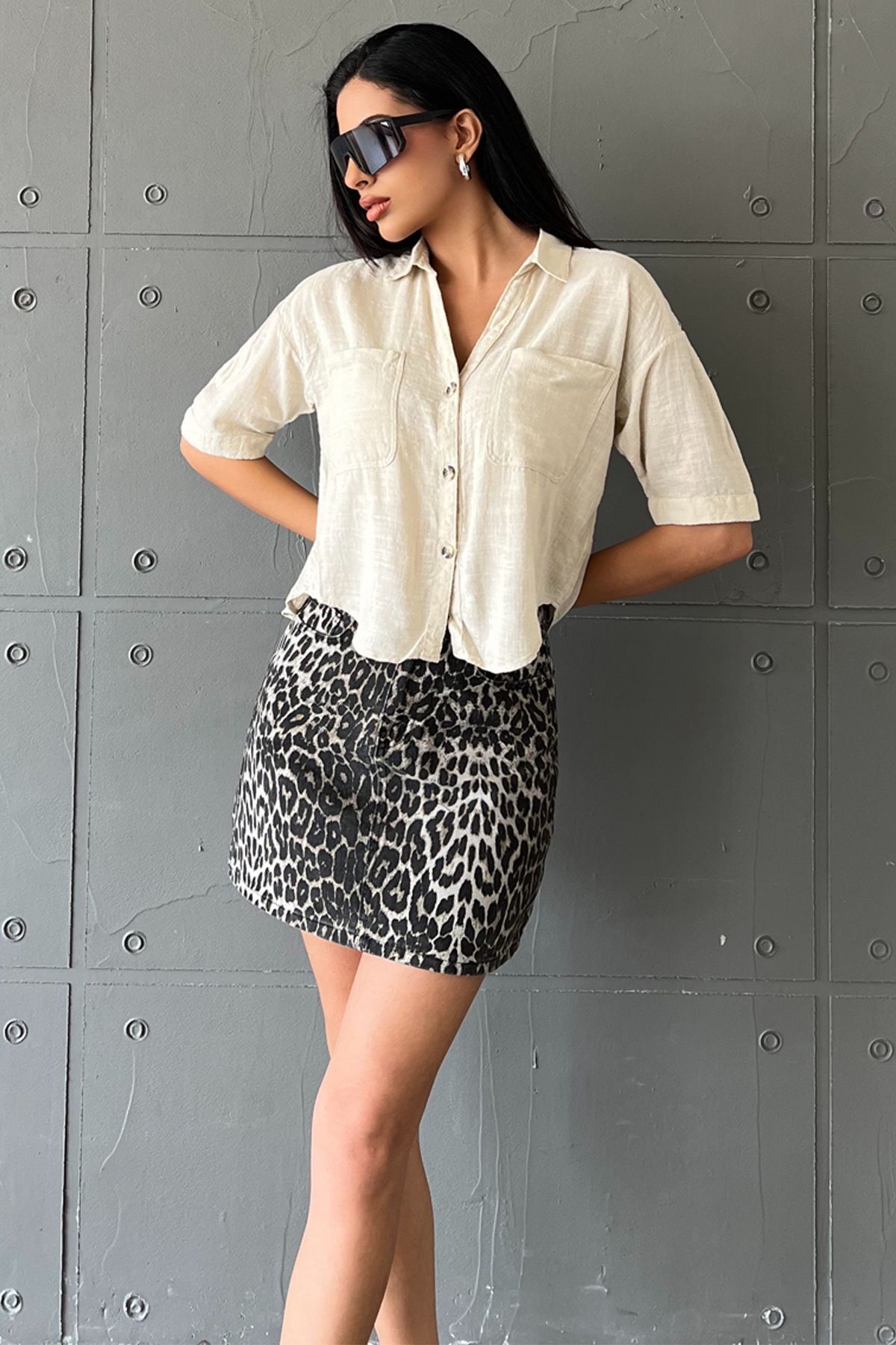 Maule-Beige Baumwoll-Viskose Cool of Summer: Boxy Relaxed Fit Damen-Kurzarmhemd @parma 5