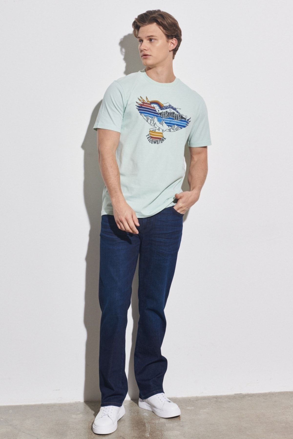 تی شرت آبی مردانه به طور منظم مناسب برش طبیعی 100 ٪ یقه دوچرخه پنبه ای روشن T shirt Wrangler