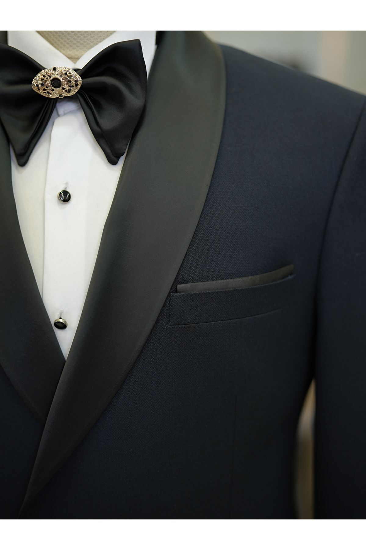 LONATOLİA-Men's Italian Style Slim Fit Double Breasted Jacket and Trousers - Groom's Gold Buckle, Shawl Collar, Bow Tie 6
