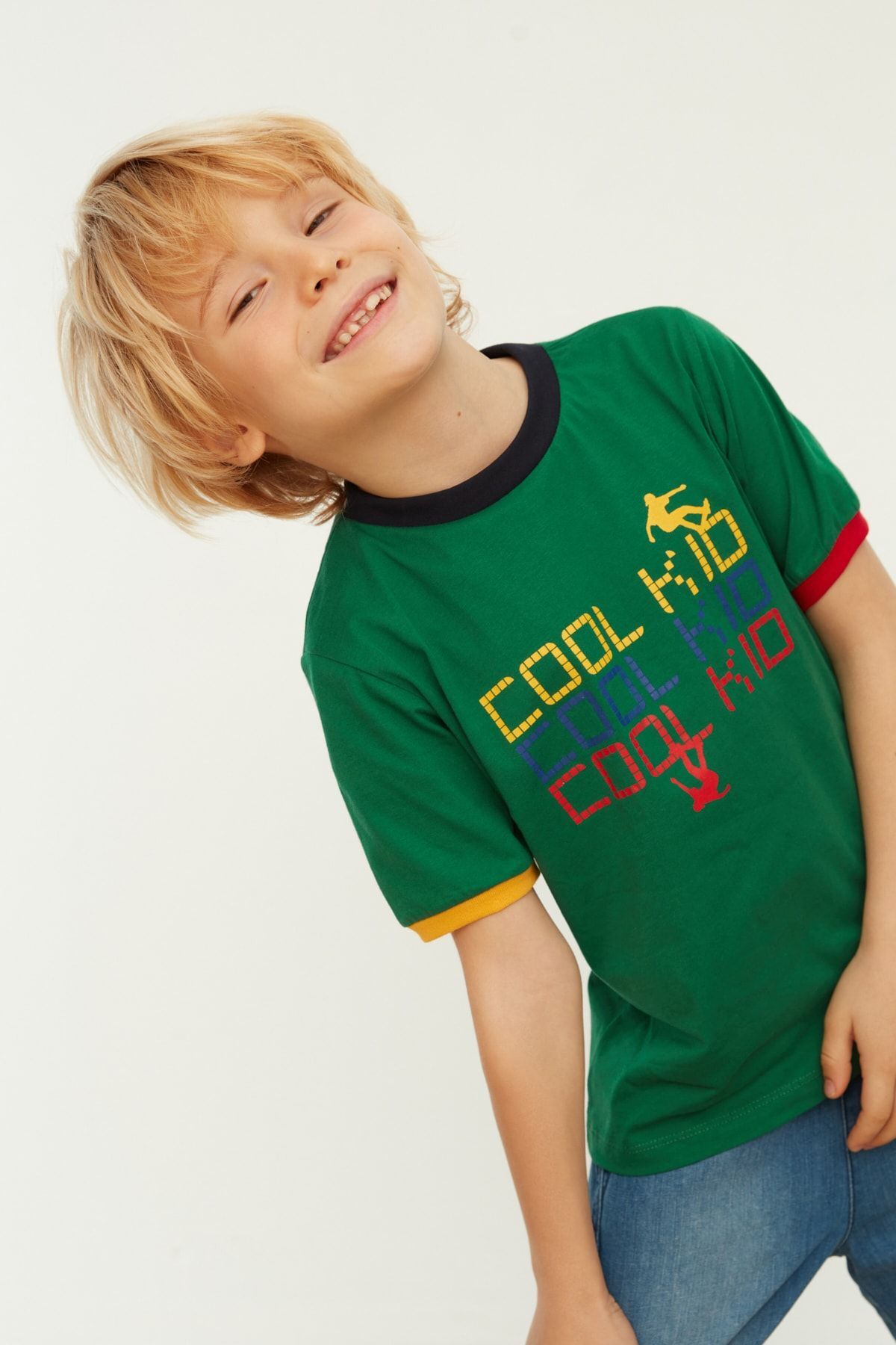 Trendyolmilla Kids Yeşil Erkek Çocuk Renk Bloklu Slogan Desenli Bisiklet Yaka Örme T-Shirt TKDSS24TS00044