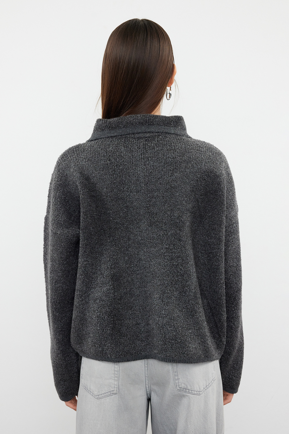 Trendyolmilla  Antrasit Süper Geniş Kalıp Polo Yaka Buklet Triko Hırka TWOAW24HI00177 - Görsel 5