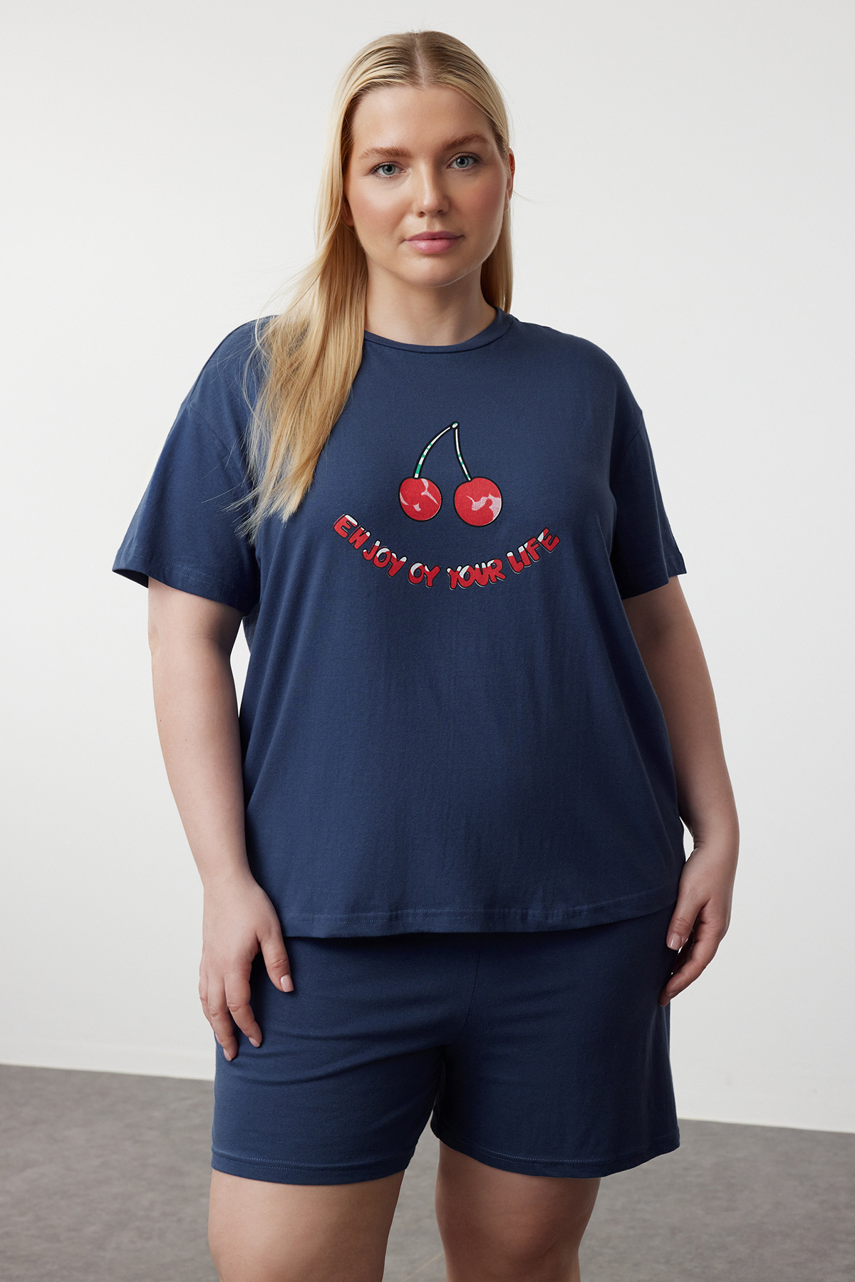 Trendyol Curve-Σετ πιτζάμα με σχέδιο Indigo Cherry - Πλεκτό TBBSS24AI00118 1