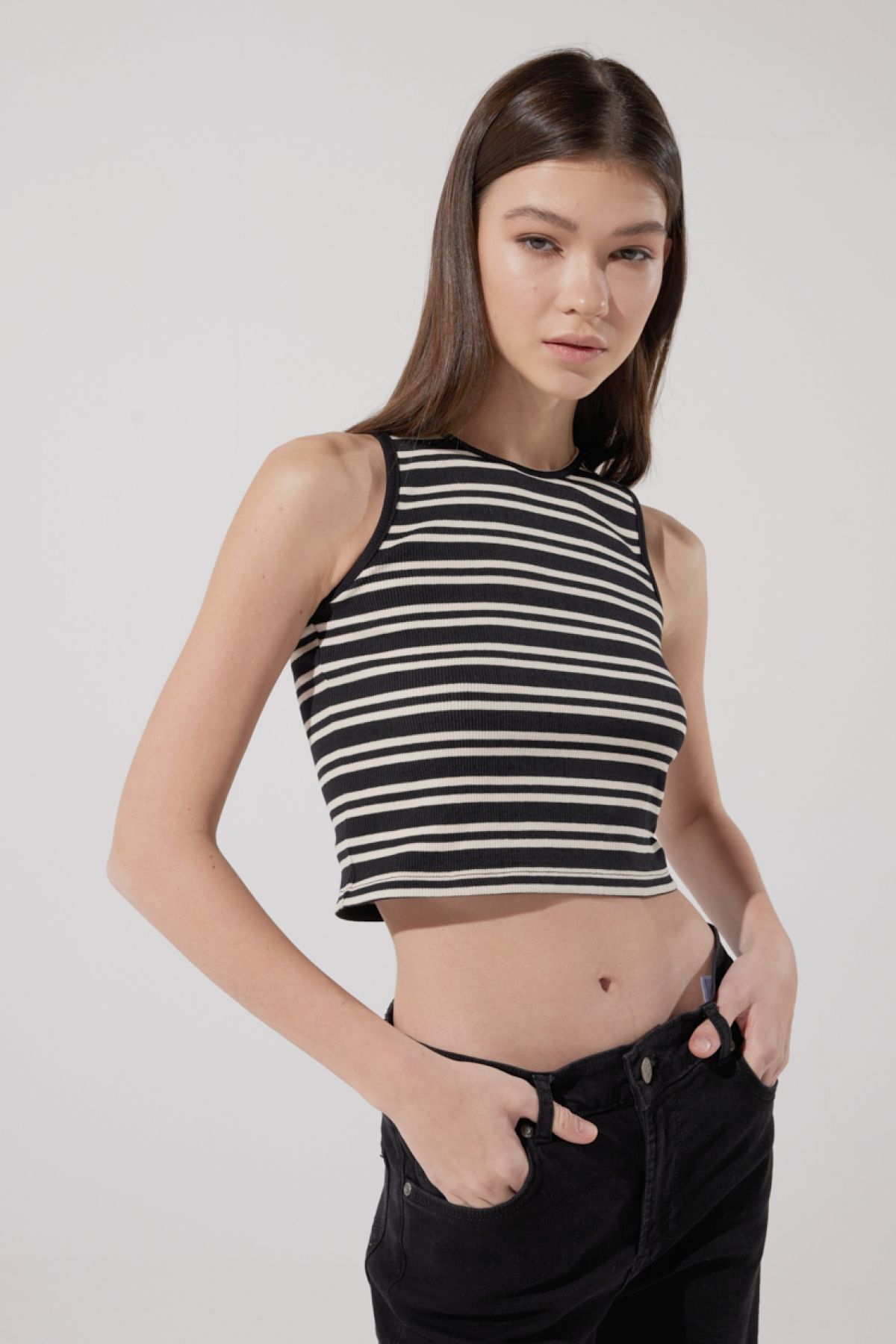 Lee Slim Fit Dar Kesim Bisiklet Yaka Kolsuz Crop Siyah Çizgili Esnek Tişört