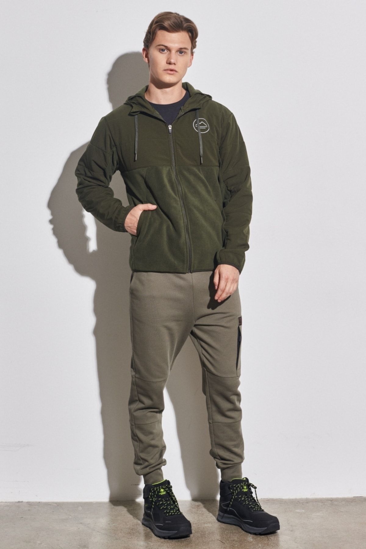 WRANGLER-Φούτερ Jogger με κανονική εφαρμογή 100% βαμβακερό χακί 5