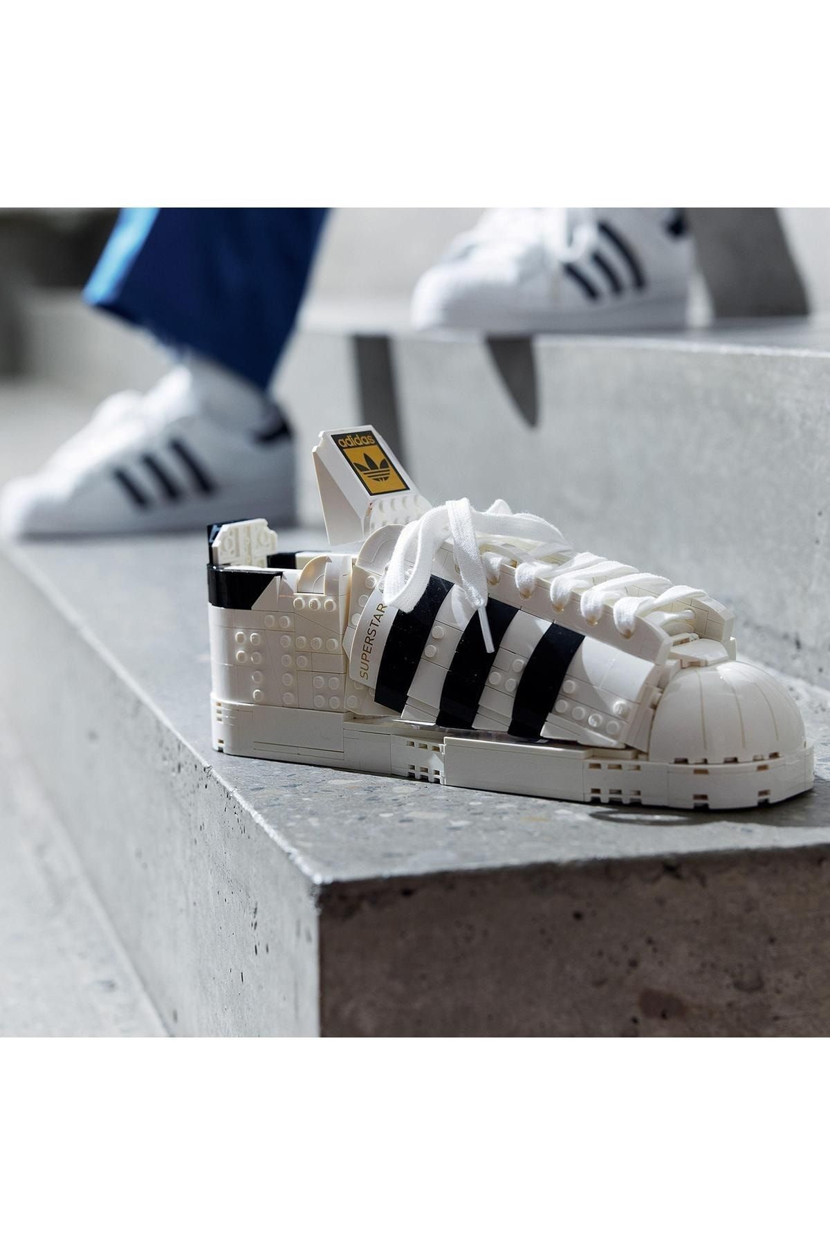 LEGO-adidas Originals Superstar 10282 Production Set; Make Iconized Sneakers (731 Pieces) 6