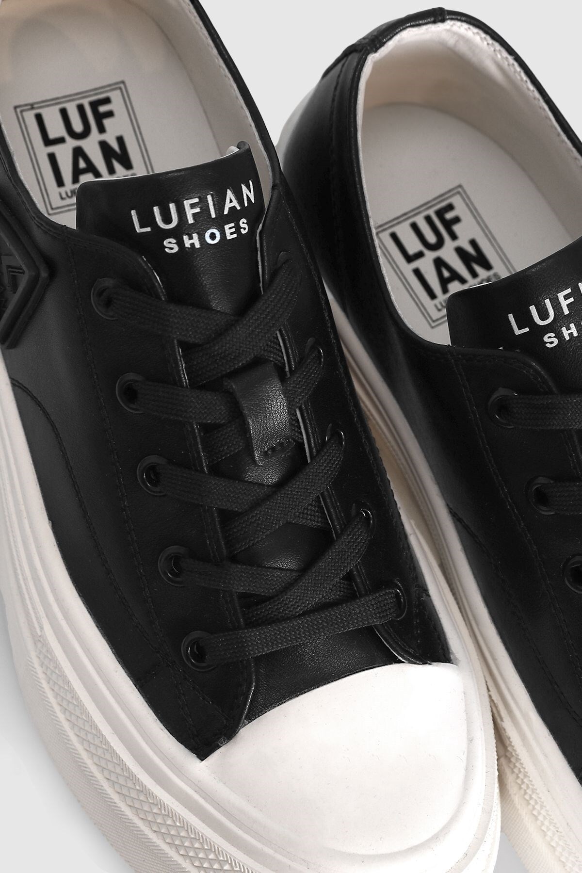 Özel Taban  Bağcıklı Kadın Sneaker Siyah Ayakkabı