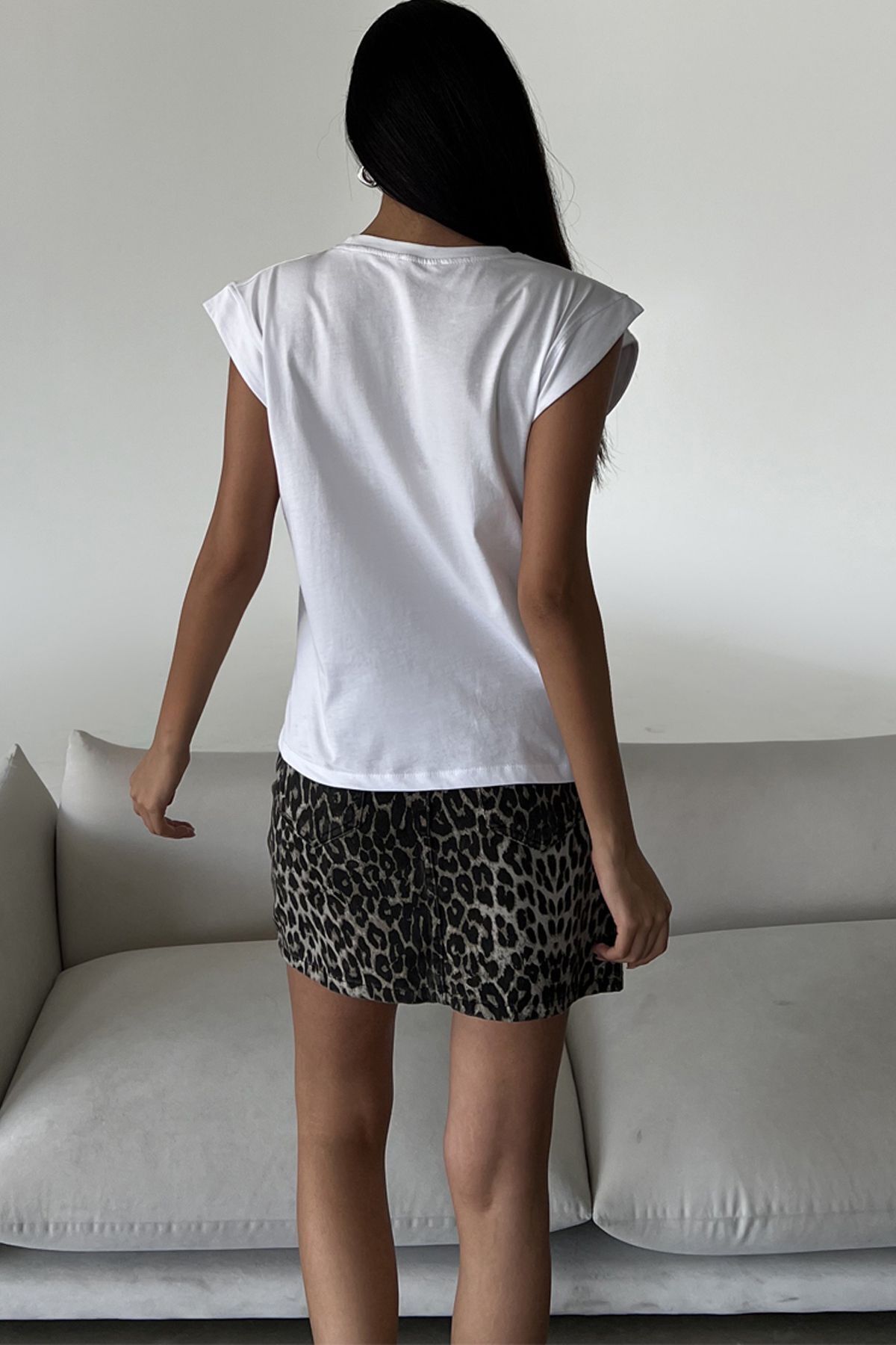 Domoda-White Boxy Cut 100% Cotton Women's T-Shirt - Zero Sleeve @campania 5