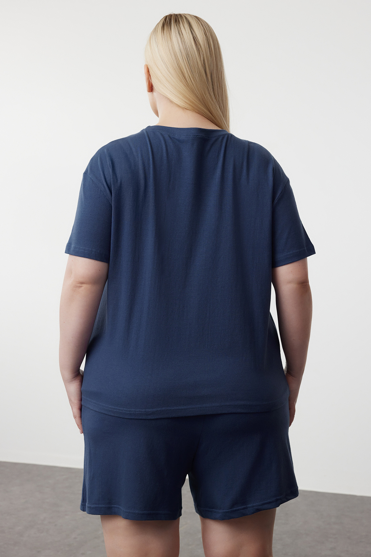 Trendyol Curve-Σετ πιτζάμα με σχέδιο Indigo Cherry - Πλεκτό TBBSS24AI00118 5