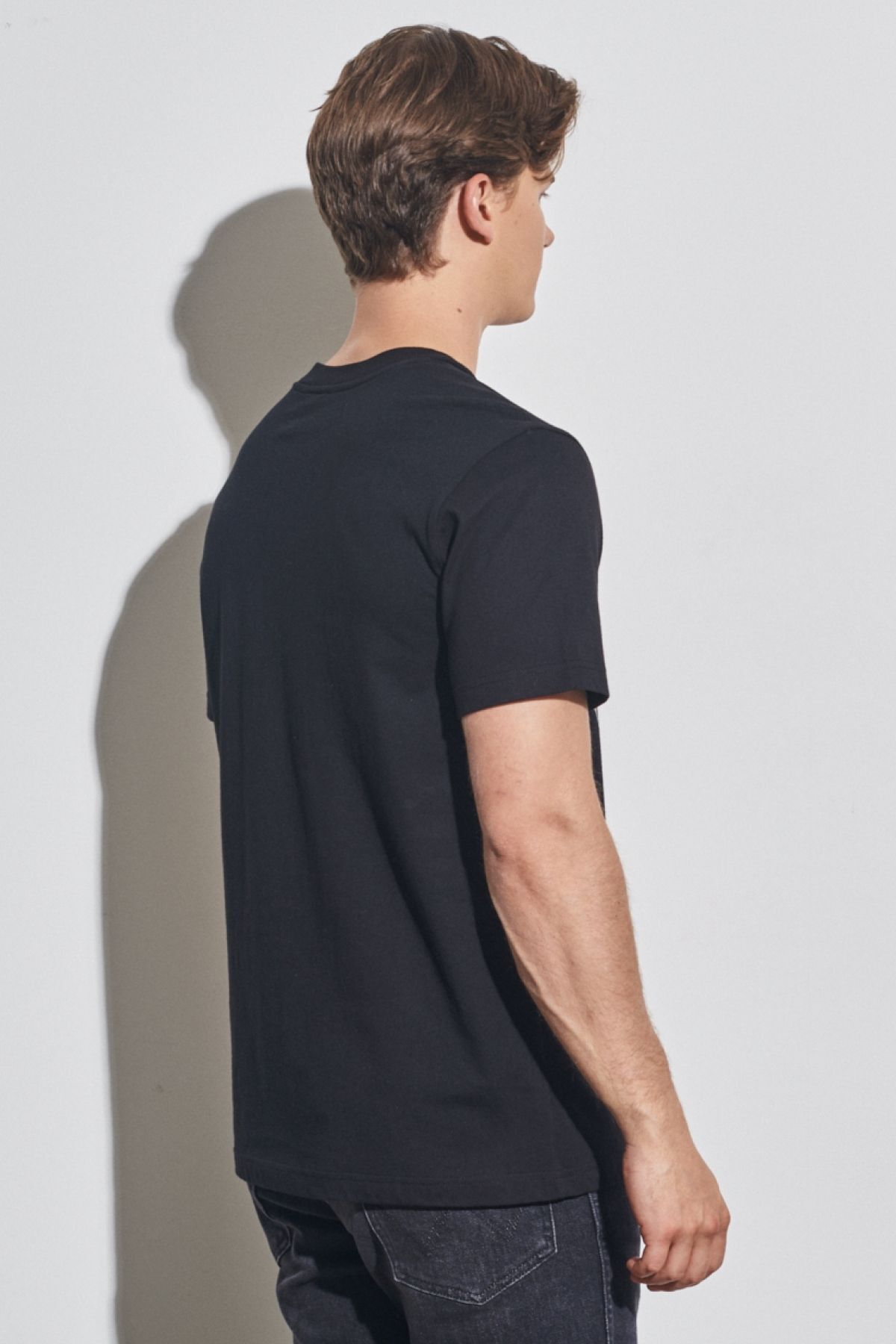 تی شرت مشکی مردانه به طور منظم مناسب برش طبیعی 100 ٪ گردن پنبه ای t shirt Wrangler