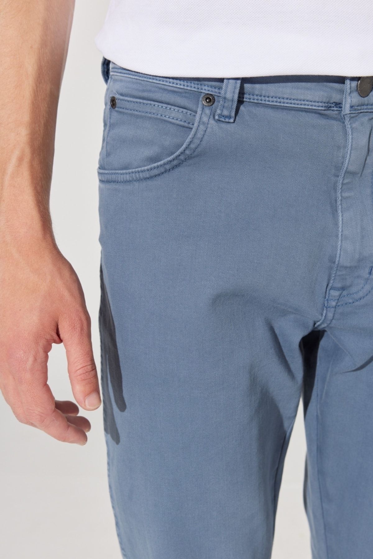 شلوار جین نارنجی مردانه تگزاس باریک و برش نرمال کمر نیلی انعطاف پذیر Wrangler
