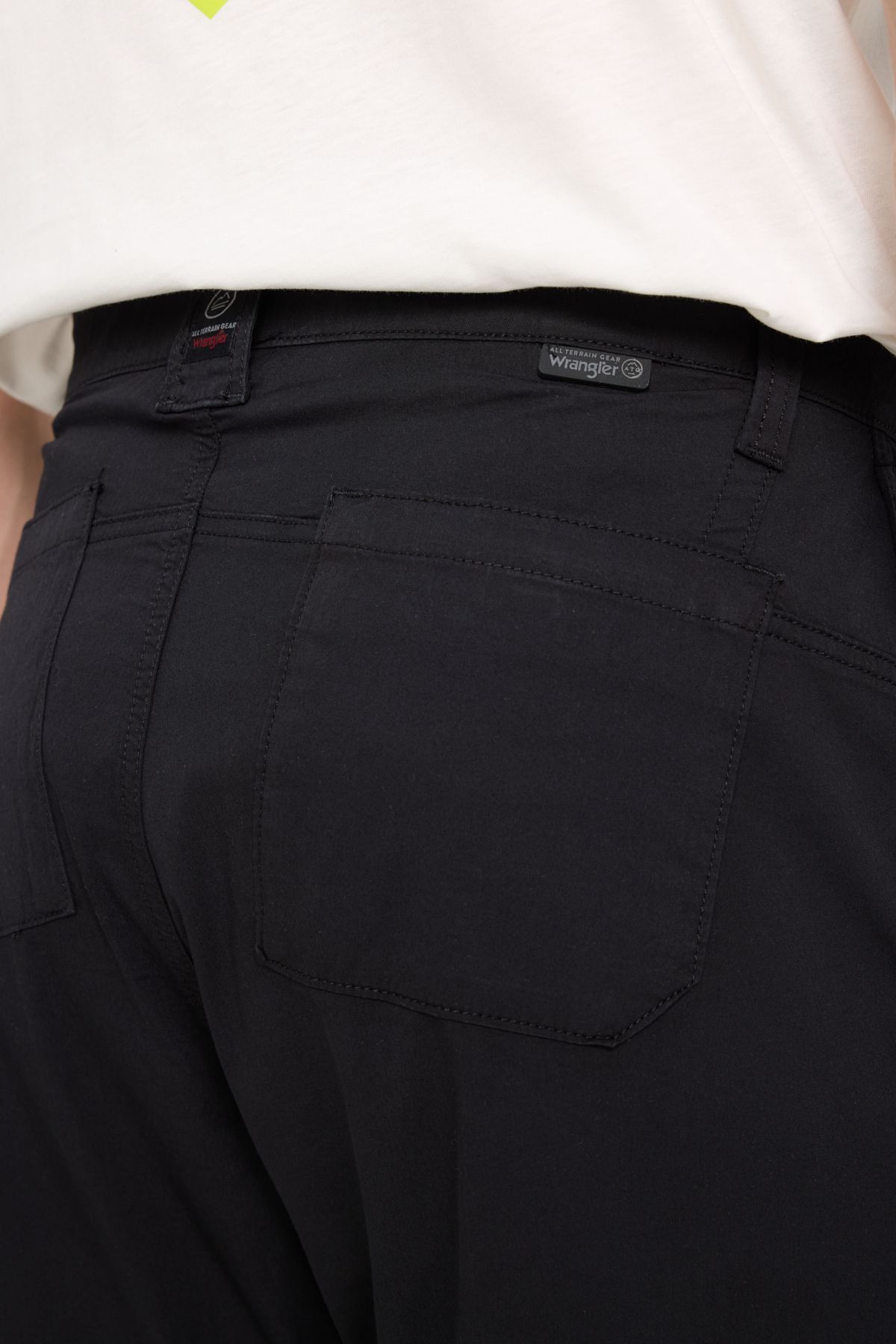 شلوار جین مشکی مردانه سیاه تمام چرخ دنده های زمین به طور منظم مناسب برش و سفید Wrangler