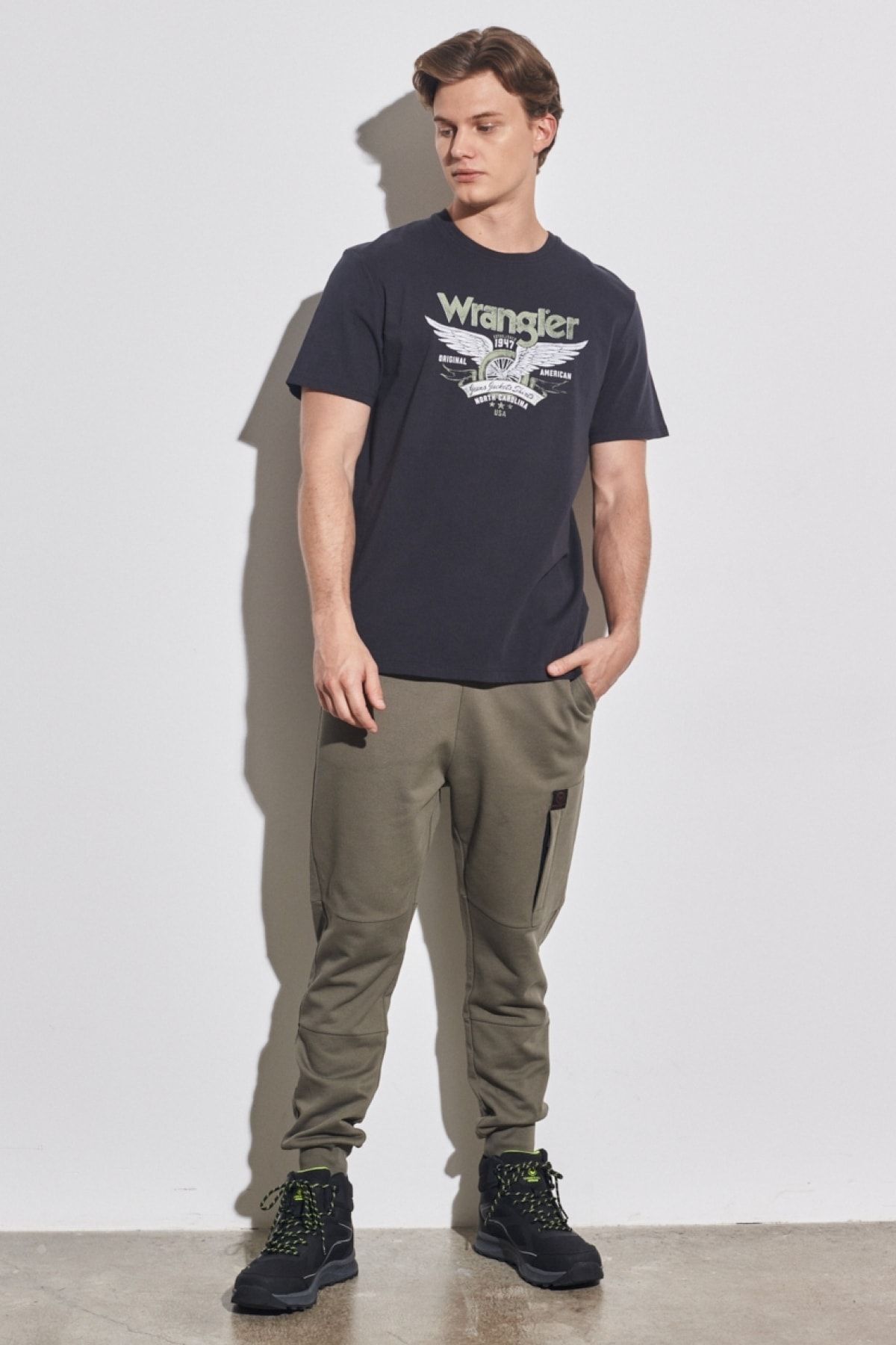 WRANGLER-Φούτερ Jogger με κανονική εφαρμογή 100% βαμβακερό χακί 2