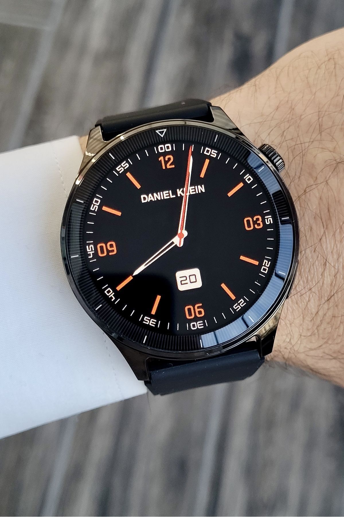 Daniel Klein-Black Color Android and iPhone Compatible Smart Watch with Replaceable Cord 1