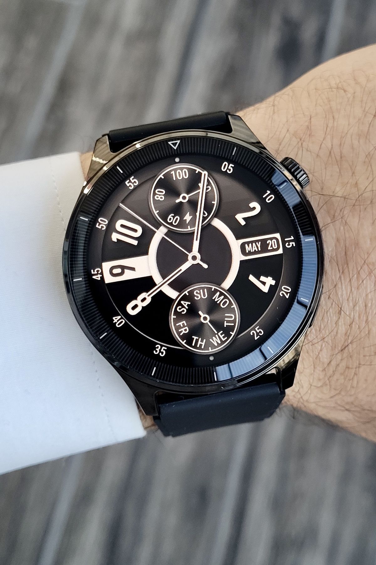 Daniel Klein-Black Color Android and iPhone Compatible Smart Watch with Replaceable Cord 3